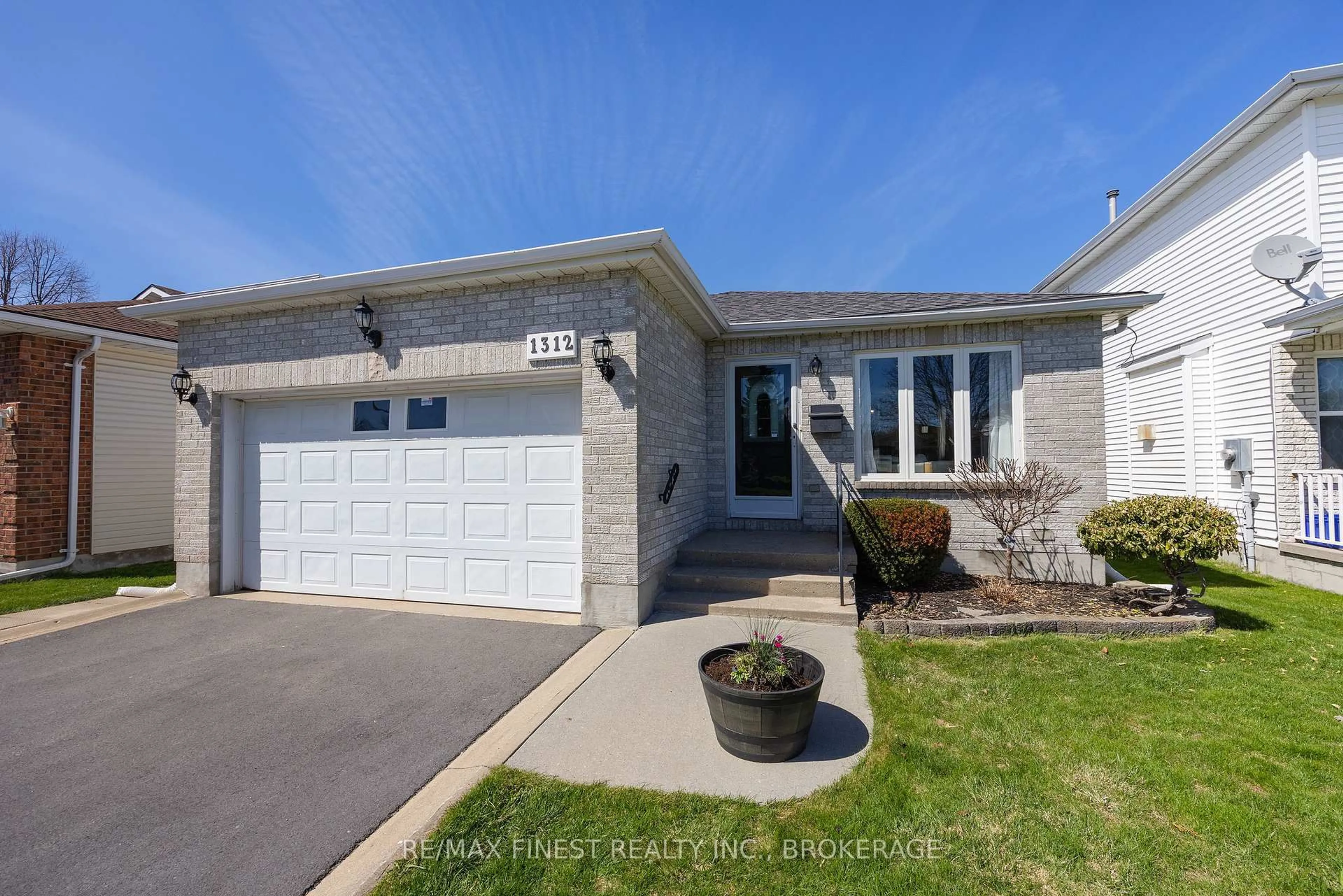 Unknown for 1312 Fisher Cres, Kingston Ontario K7M 8T2