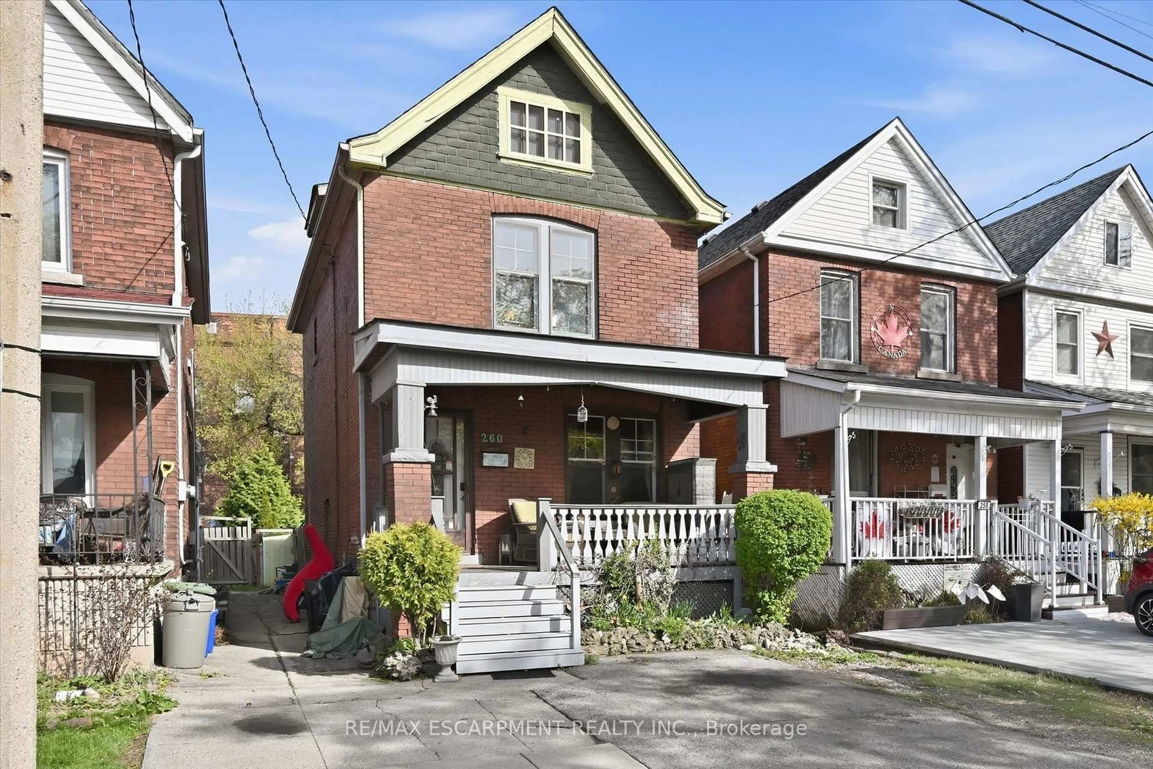 Home with brick exterior material, street for 260 Balmoral Ave, Hamilton Ontario L8L 7S4