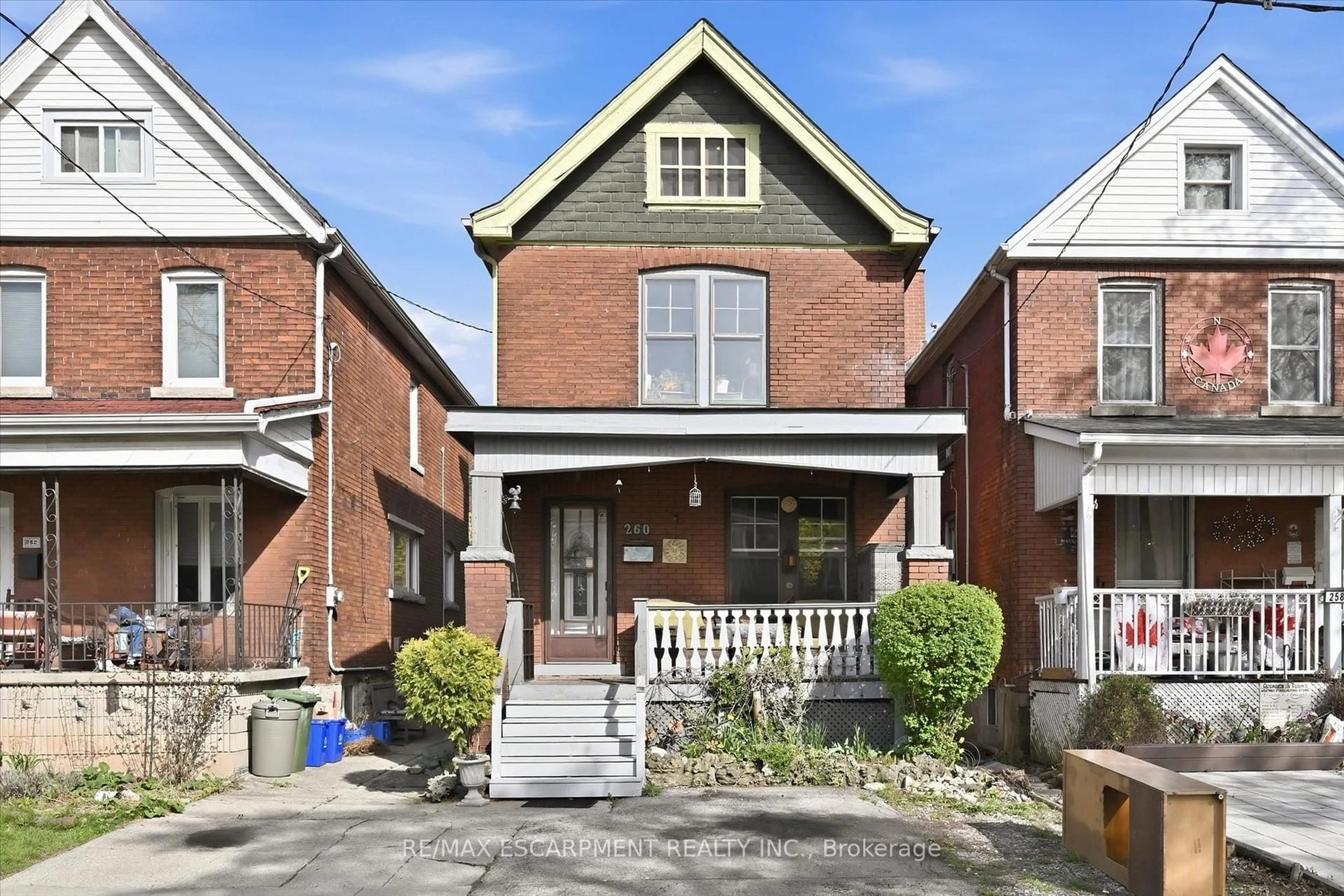 Home with brick exterior material, street for 260 Balmoral Ave, Hamilton Ontario L8L 7S4