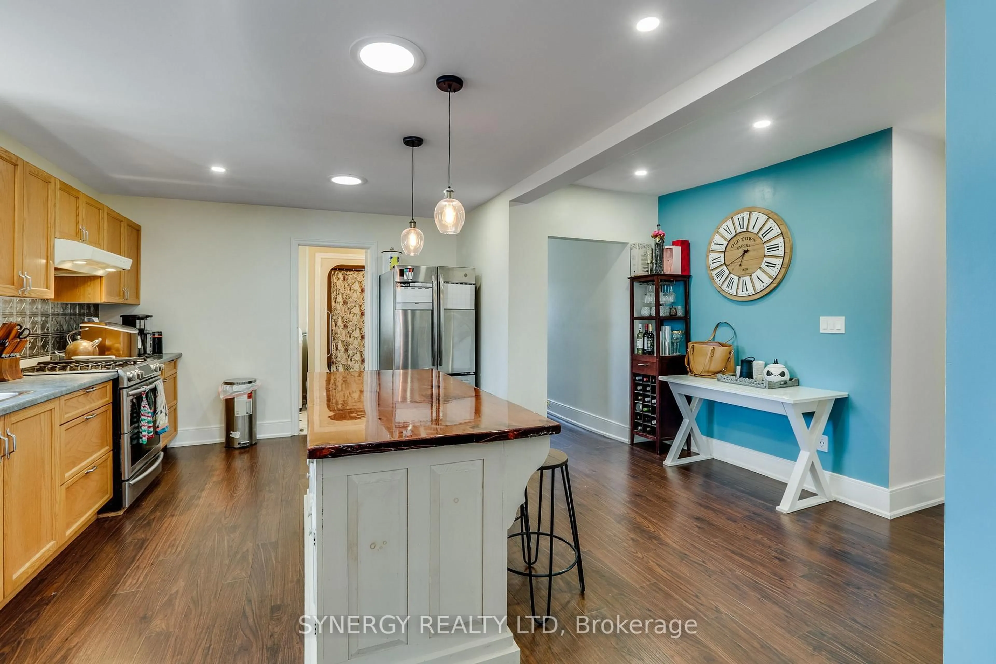Open concept kitchen, unknown for 206 Caradoc St, Strathroy-Caradoc Ontario N7G 2P1