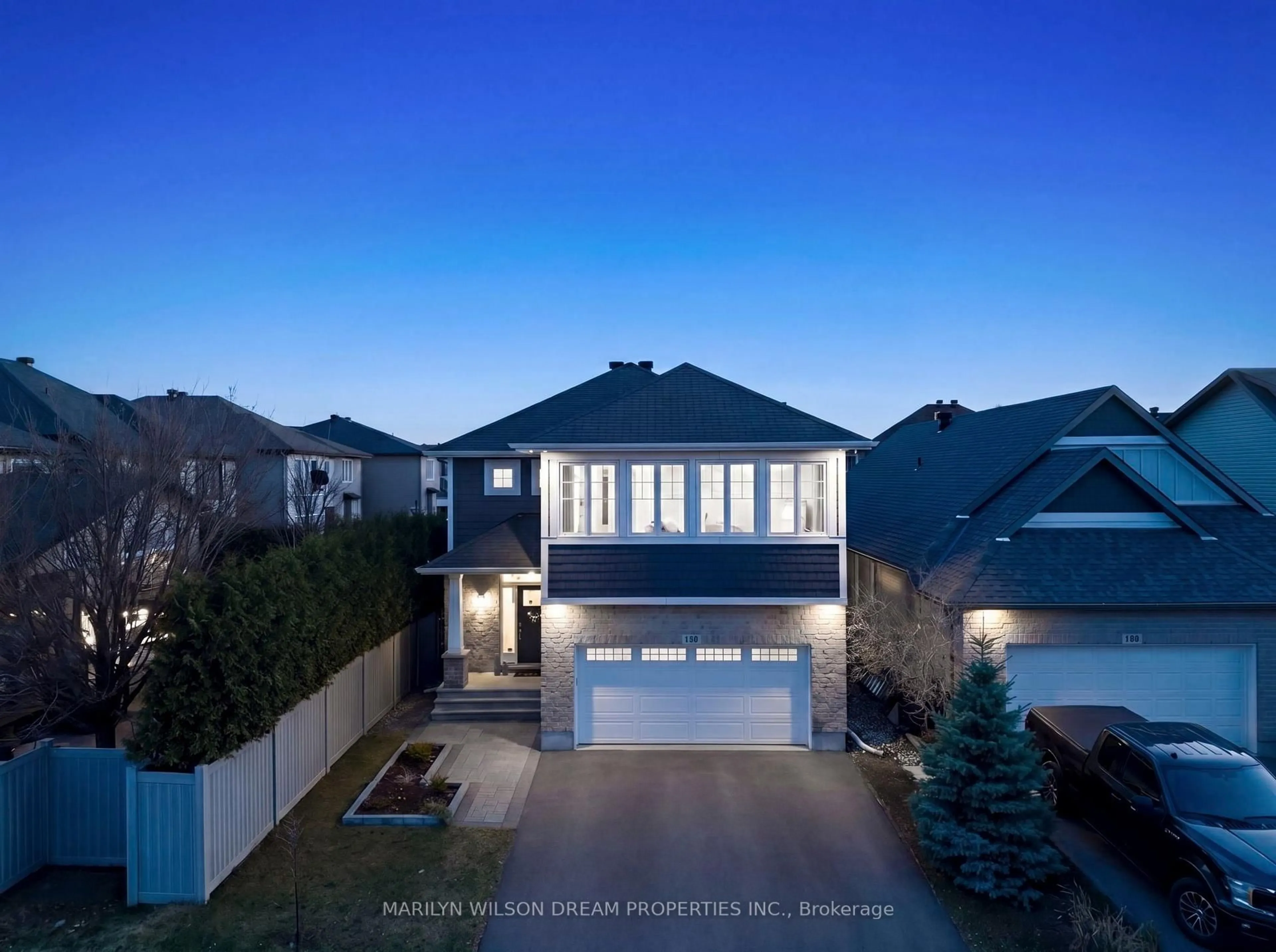 A pic from outside/outdoor area/front of a property/back of a property/a pic from drone, street for 146 Tapadero Ave, Ottawa Ontario K2V 0A7