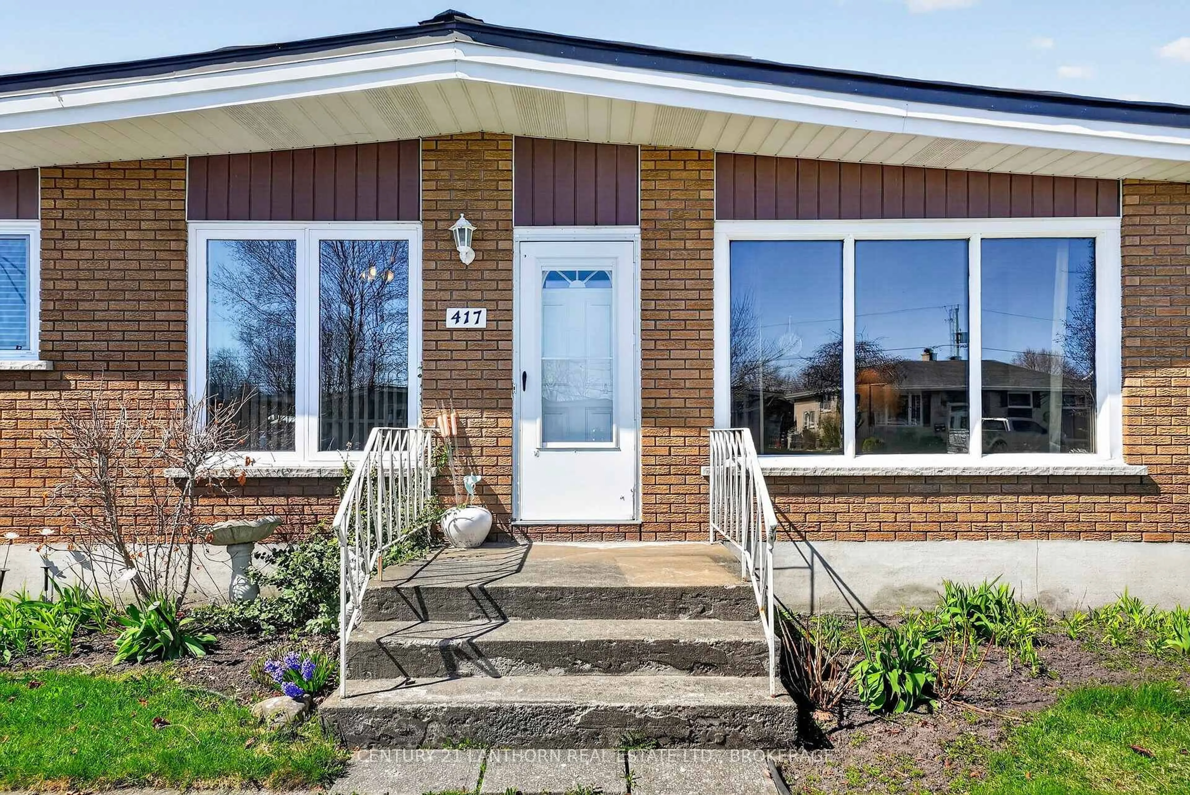 Home with brick exterior material, unknown for 417 Beach Ave, Cornwall Ontario K6H 5P3