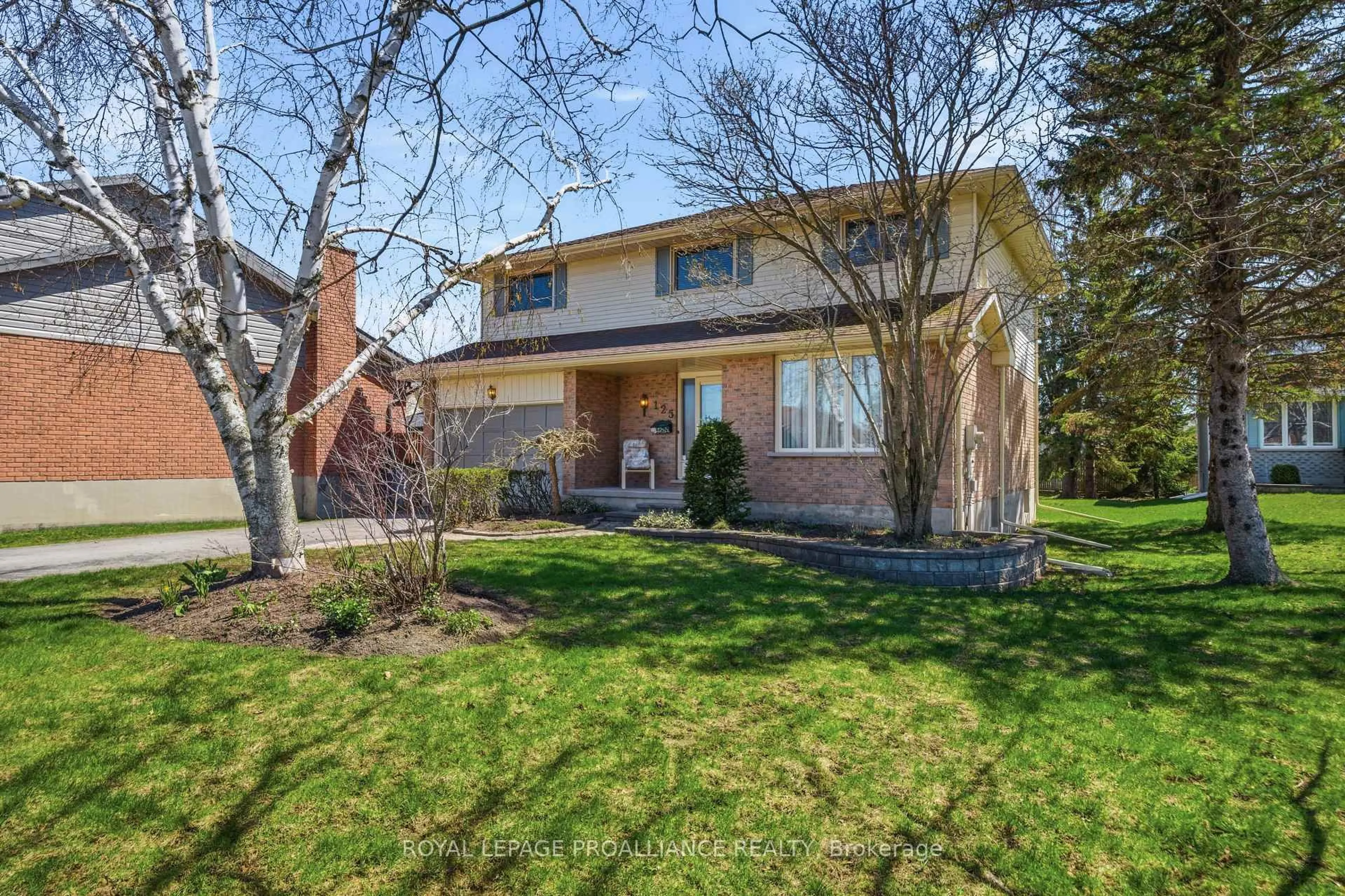 Home with brick exterior material, street for 125 Tracey Park Dr, Belleville Ontario K8P 5C7