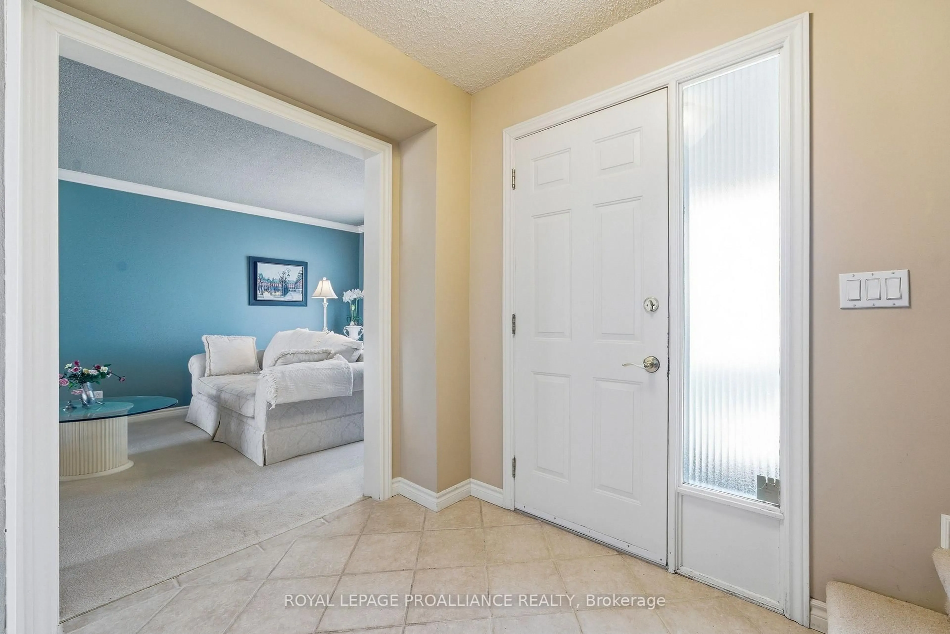 Indoor entryway for 125 Tracey Park Dr, Belleville Ontario K8P 5C7