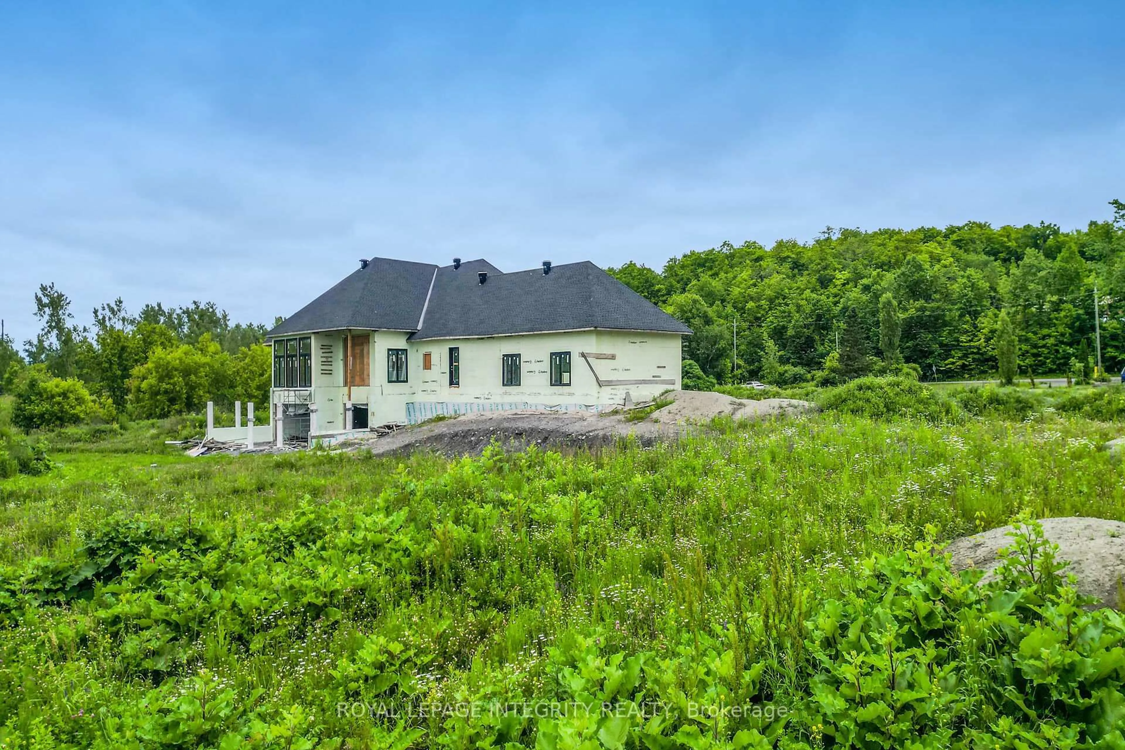 A pic from outside/outdoor area/front of a property/back of a property/a pic from drone, unknown for 1695 Old Montreal Rd, Ottawa Ontario K4C 1G7