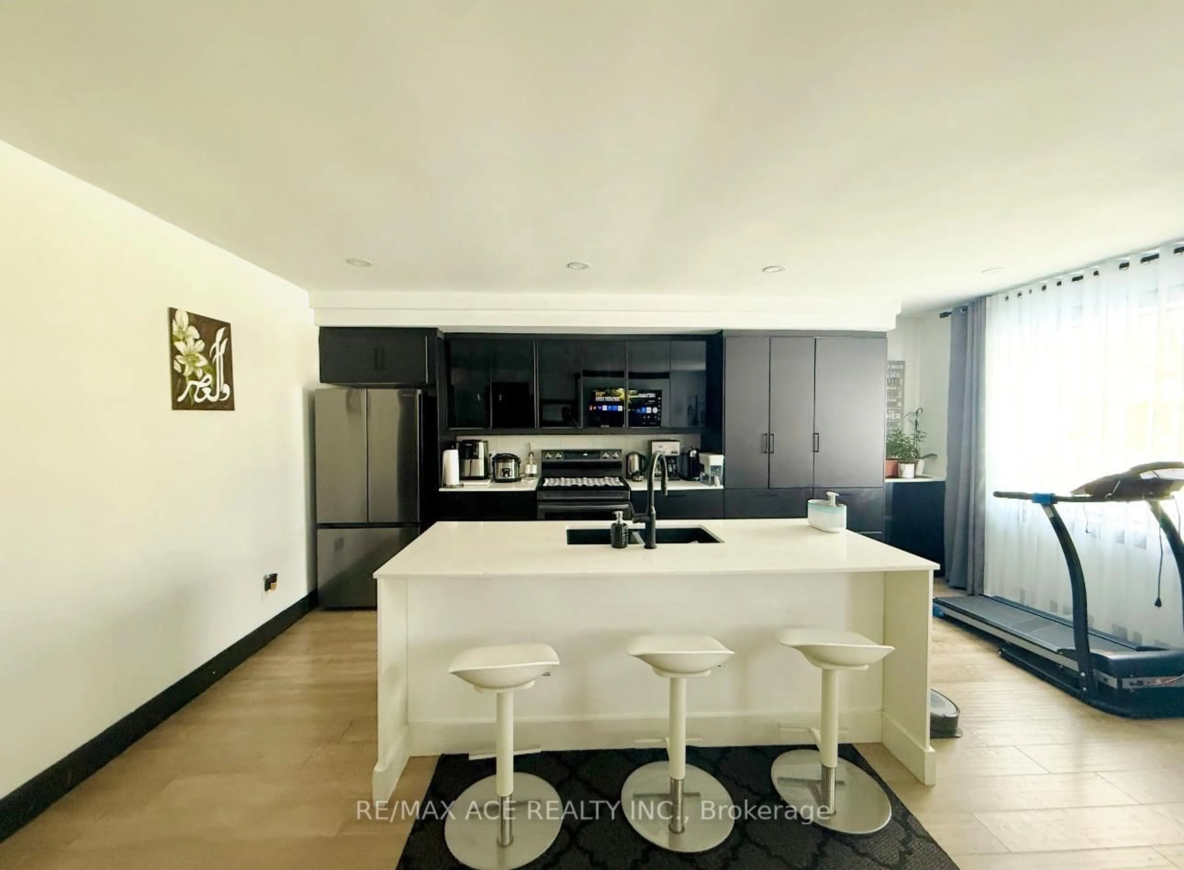 Contemporary kitchen, ceramic/tile floor for 59 Patience Cres, London South Ontario N6E 2K7