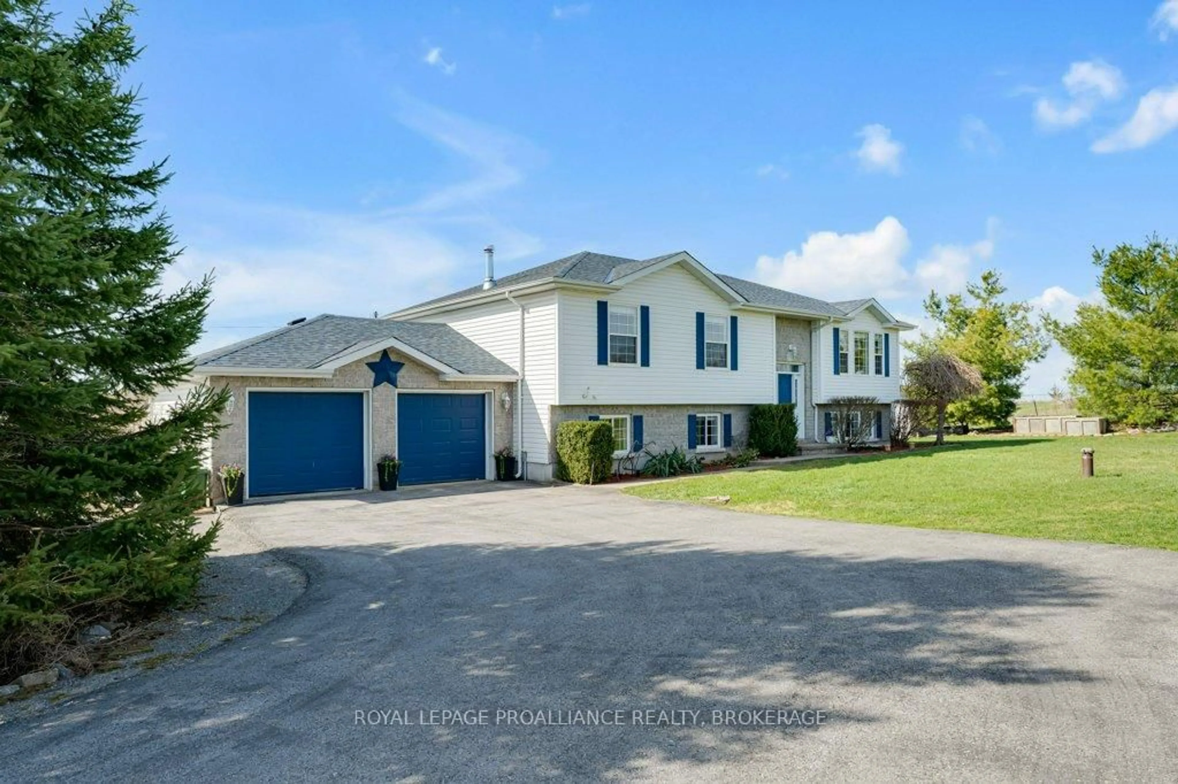 Home with vinyl exterior material, street for 1962 Woodburn Rd, Kingston Ontario K0H 1Y0