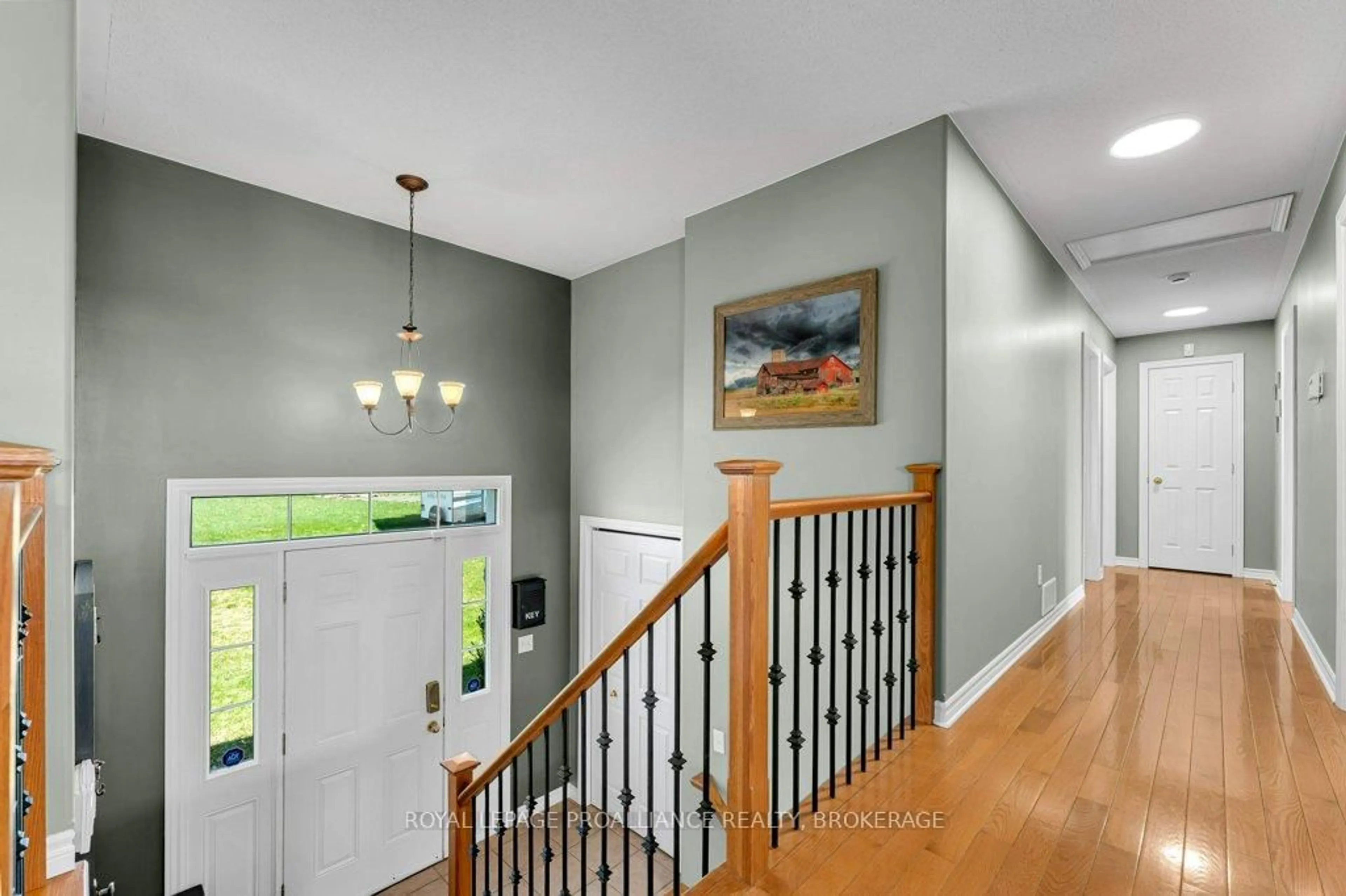 Indoor entryway for 1962 Woodburn Rd, Kingston Ontario K0H 1Y0