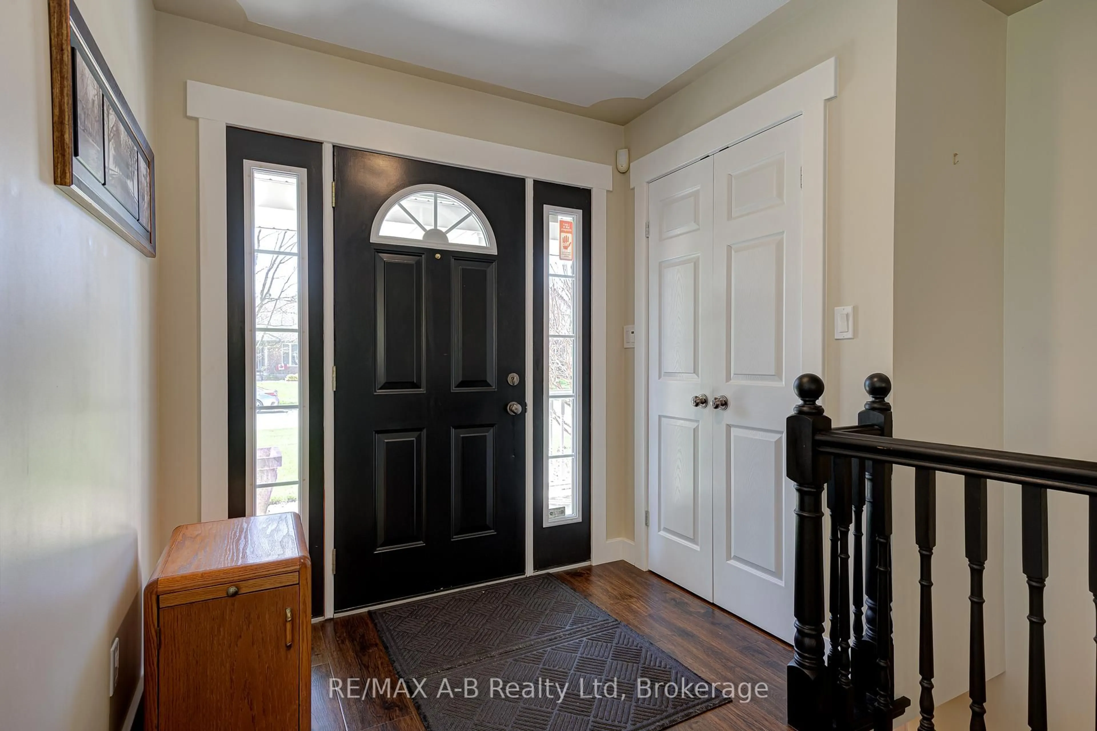 Indoor entryway for 256 Boyce St, Perth South Ontario N0K 1X0