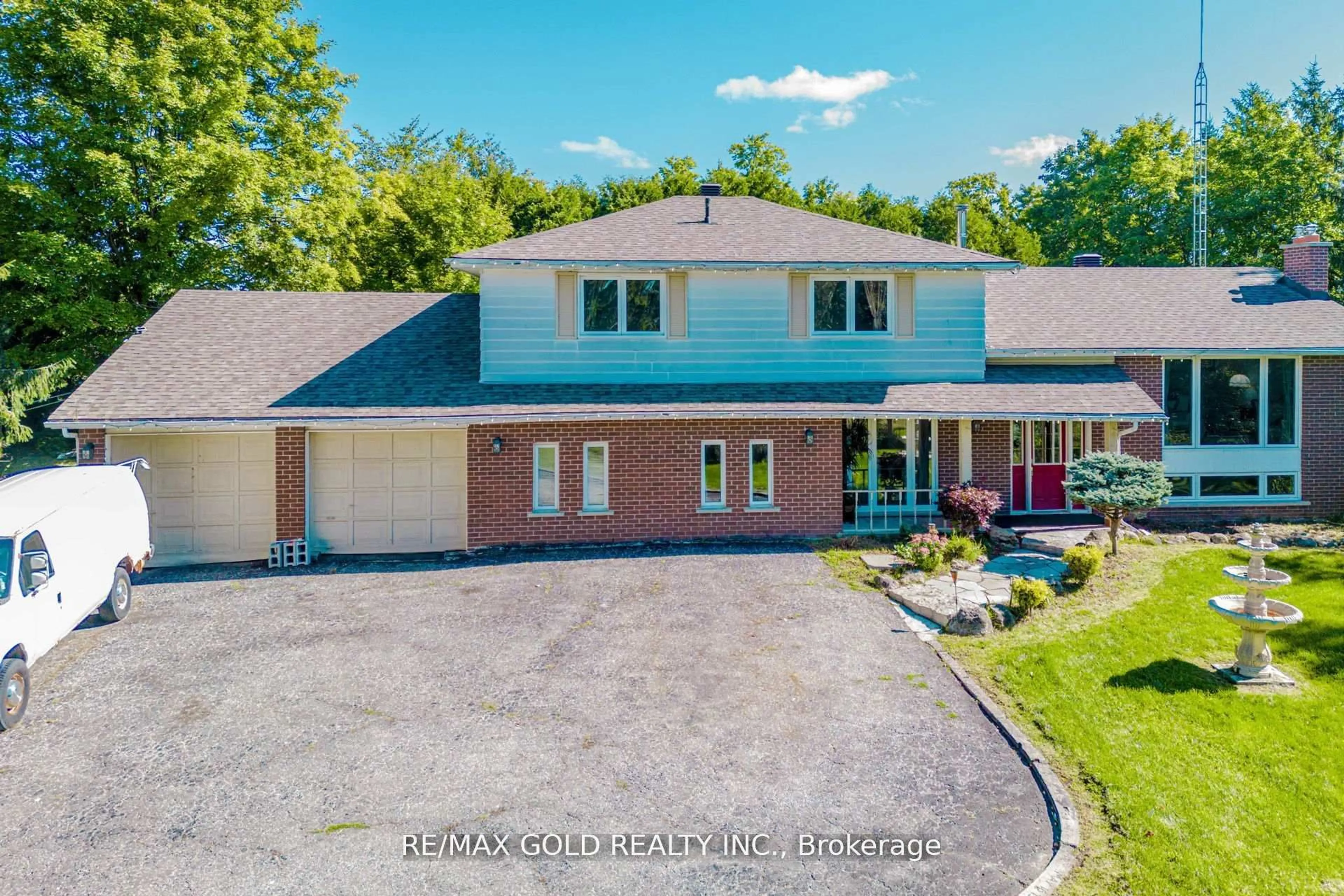 A pic from outside/outdoor area/front of a property/back of a property/a pic from drone, unknown for 9109 Wellington Rd 50, Erin Ontario L7J 2L8