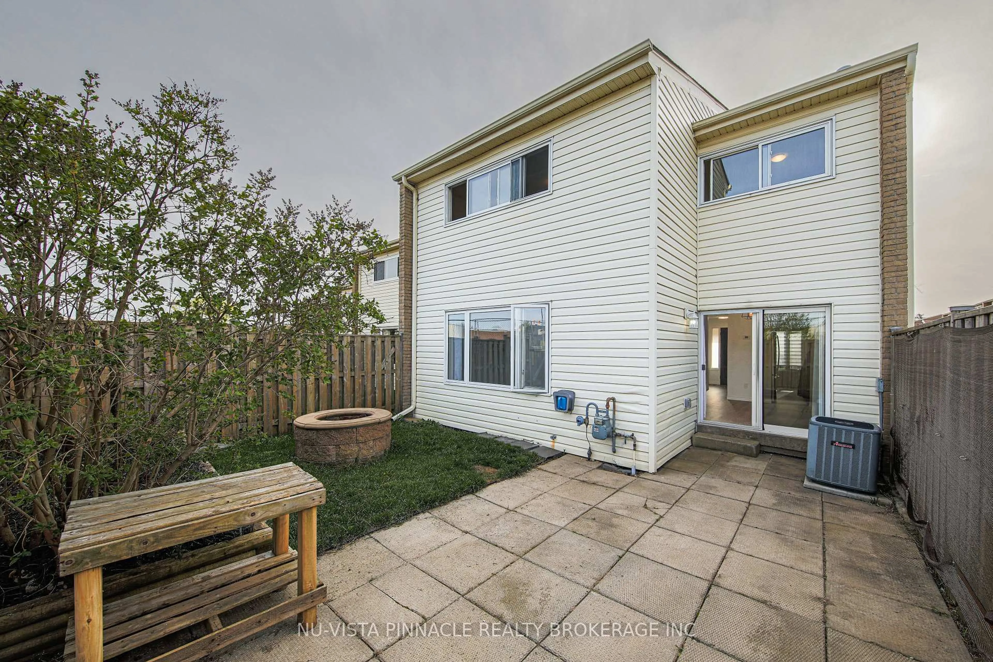 A pic from outside/outdoor area/front of a property/back of a property/a pic from drone, unknown for 700 Osgoode Dr #28, London South Ontario N6E 2H1