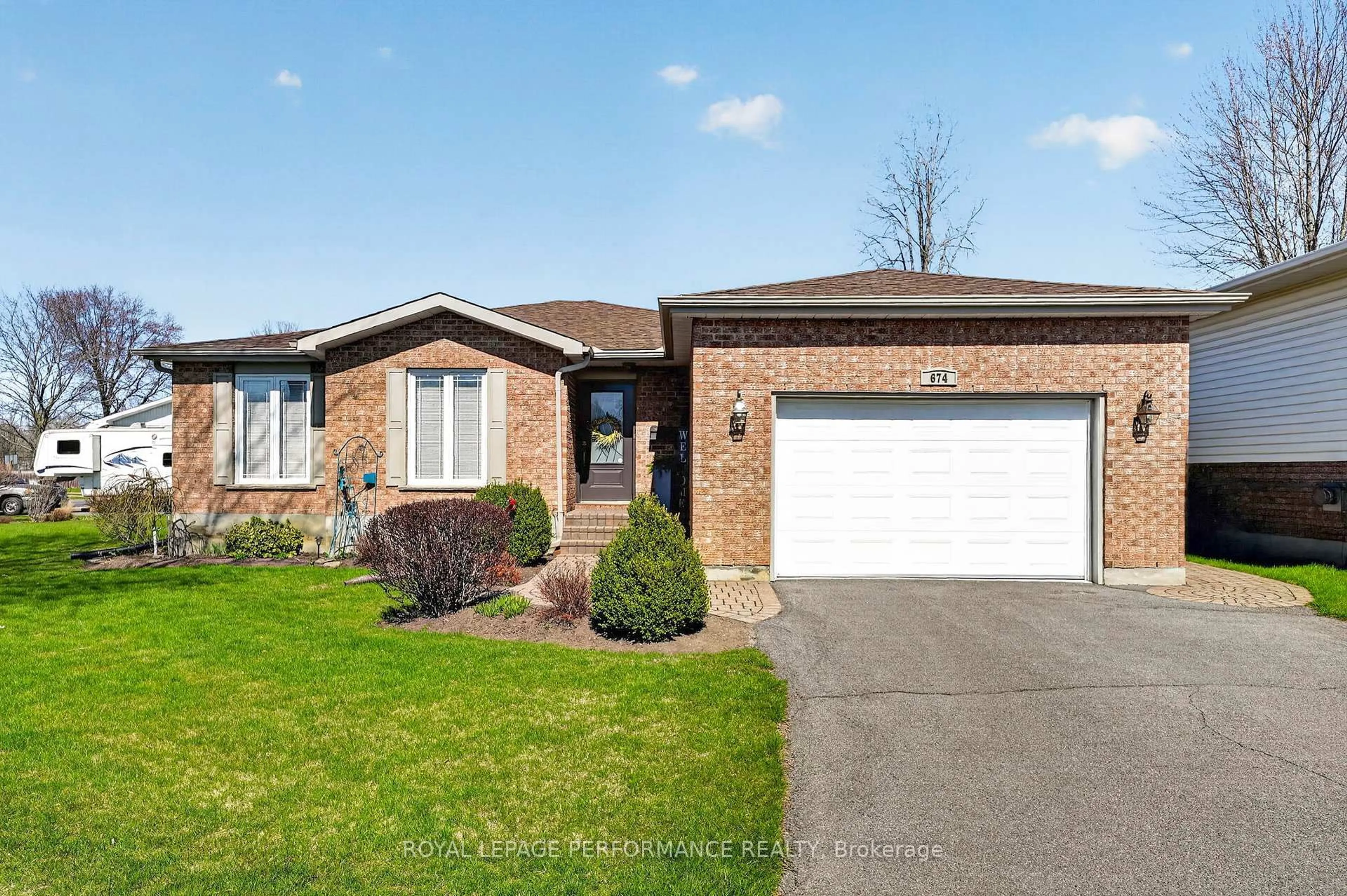 Home with brick exterior material, street for 674 Hamilton Cres, Cornwall Ontario K6H 7B5