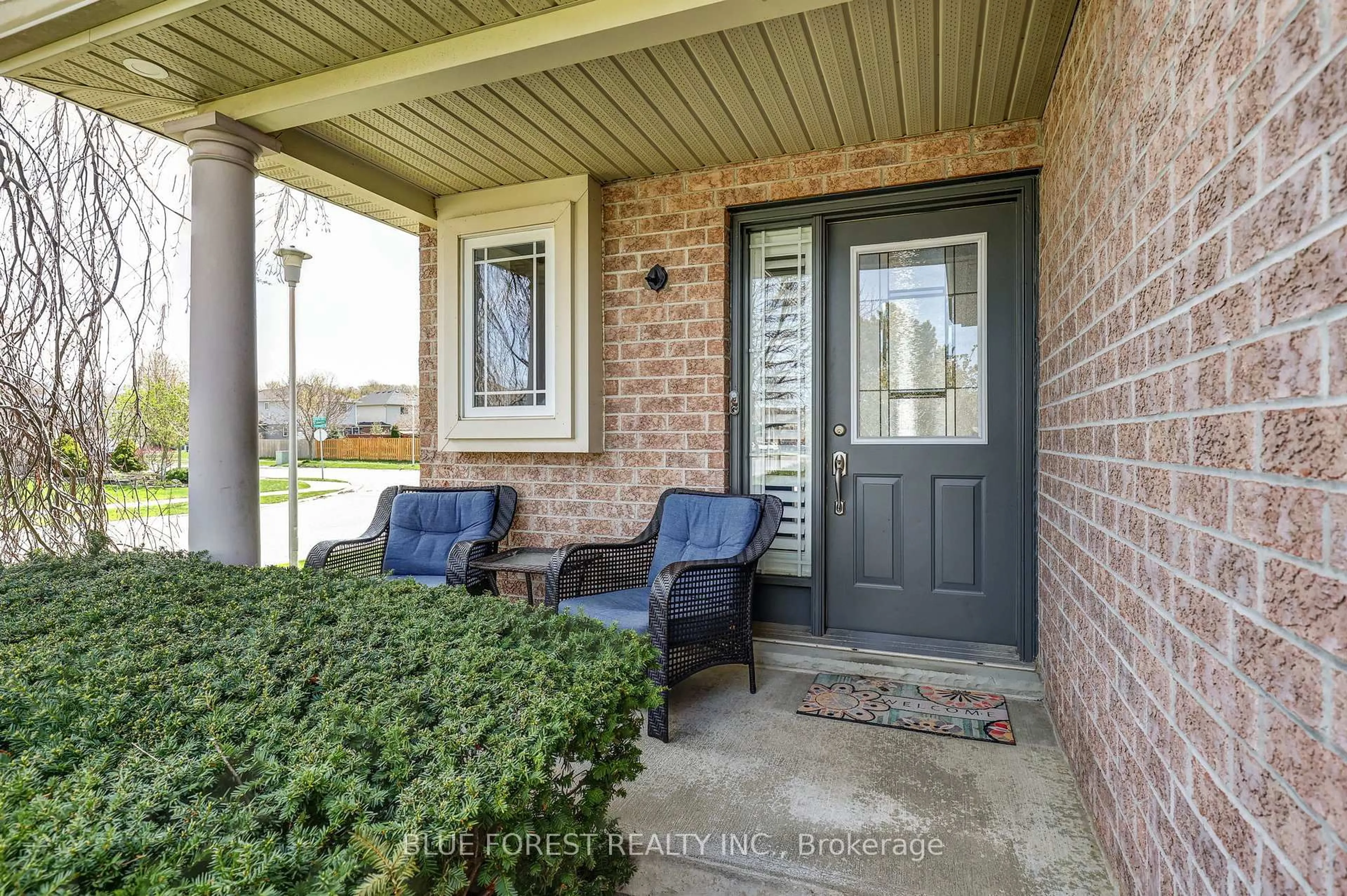 Indoor entryway for 1275 Crosscreek Cres, London East Ontario N5Y 6H6