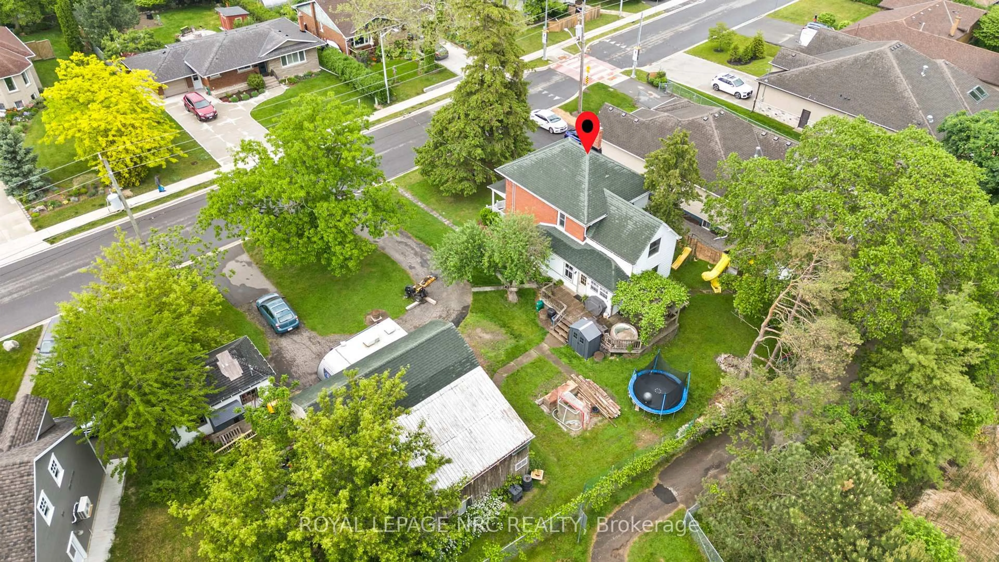 A pic from outside/outdoor area/front of a property/back of a property/a pic from drone, street for 3436 Rittenhouse Rd, Lincoln Ontario L0R 2C0