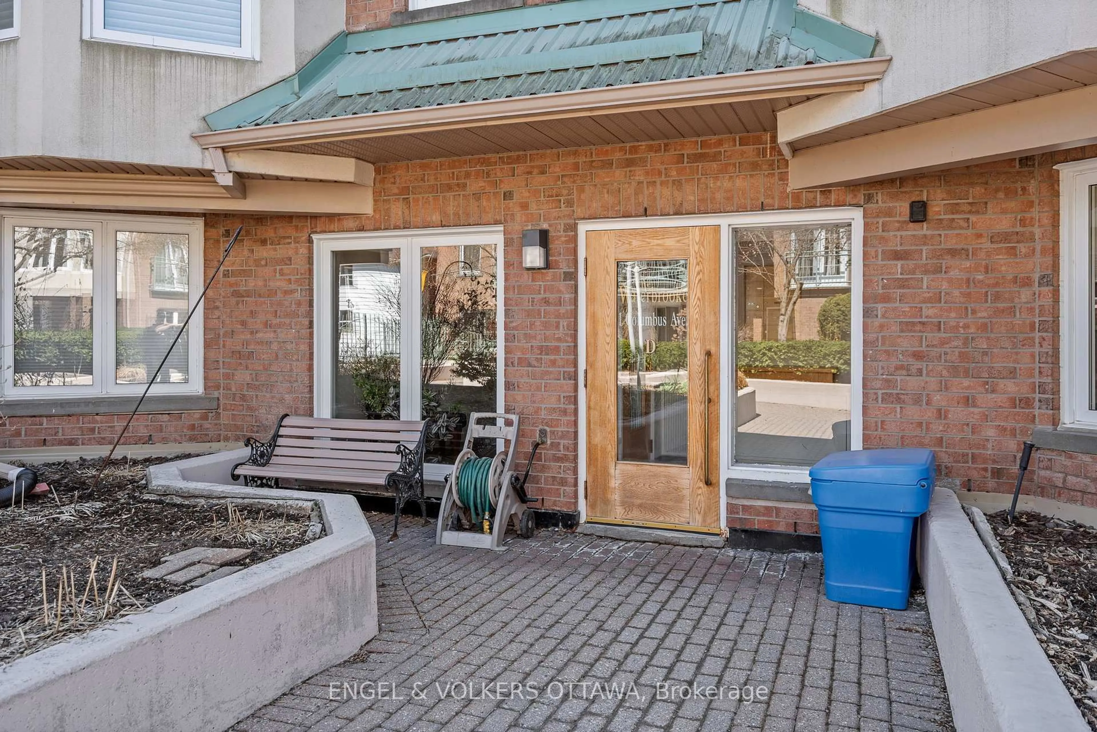 Patio, street for 1 Columbus Ave #403D, Ottawa Ontario K1K 4L1