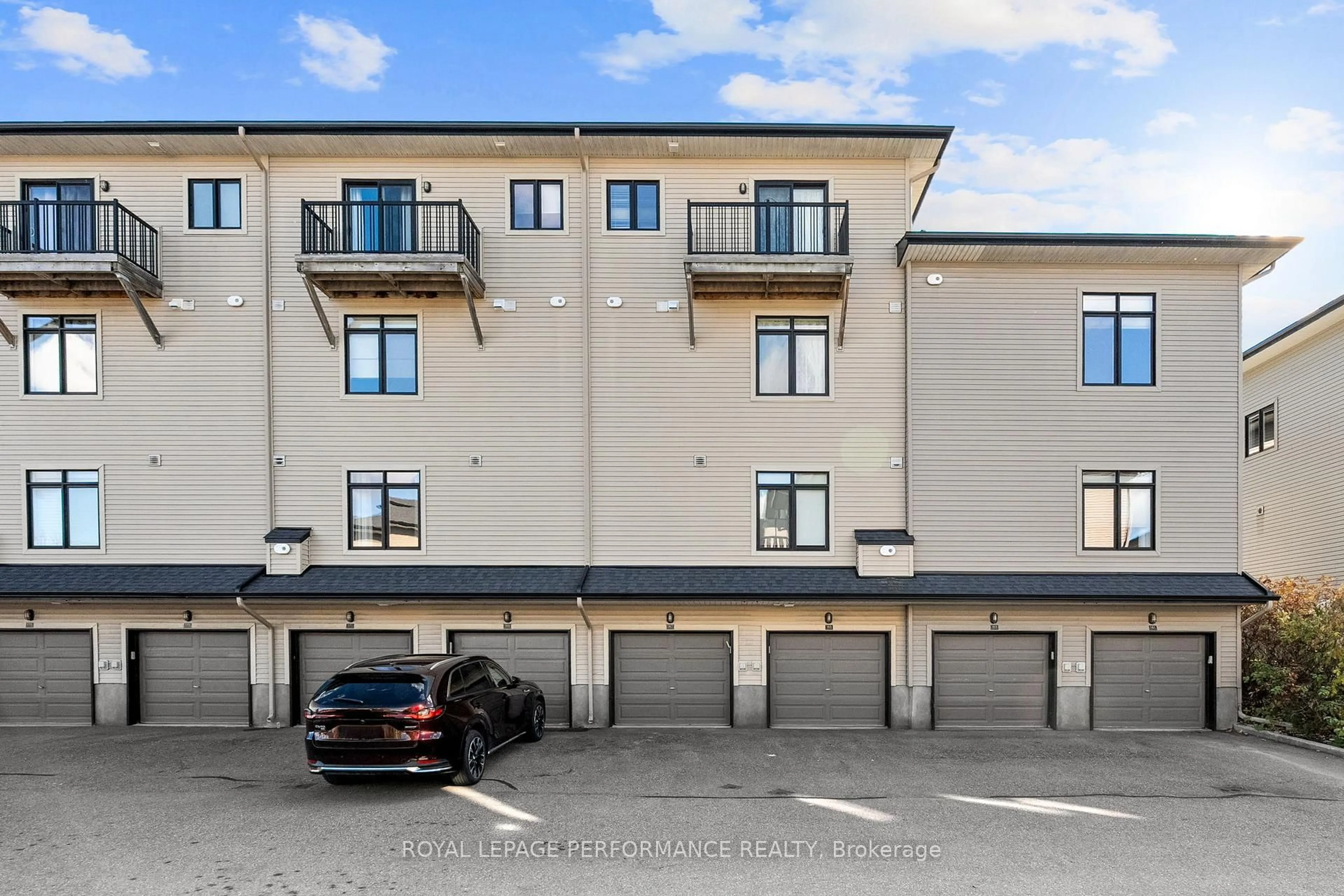 A pic from outside/outdoor area/front of a property/back of a property/a pic from drone, street for 167 POPLIN St, Ottawa Ontario K4M 0G7