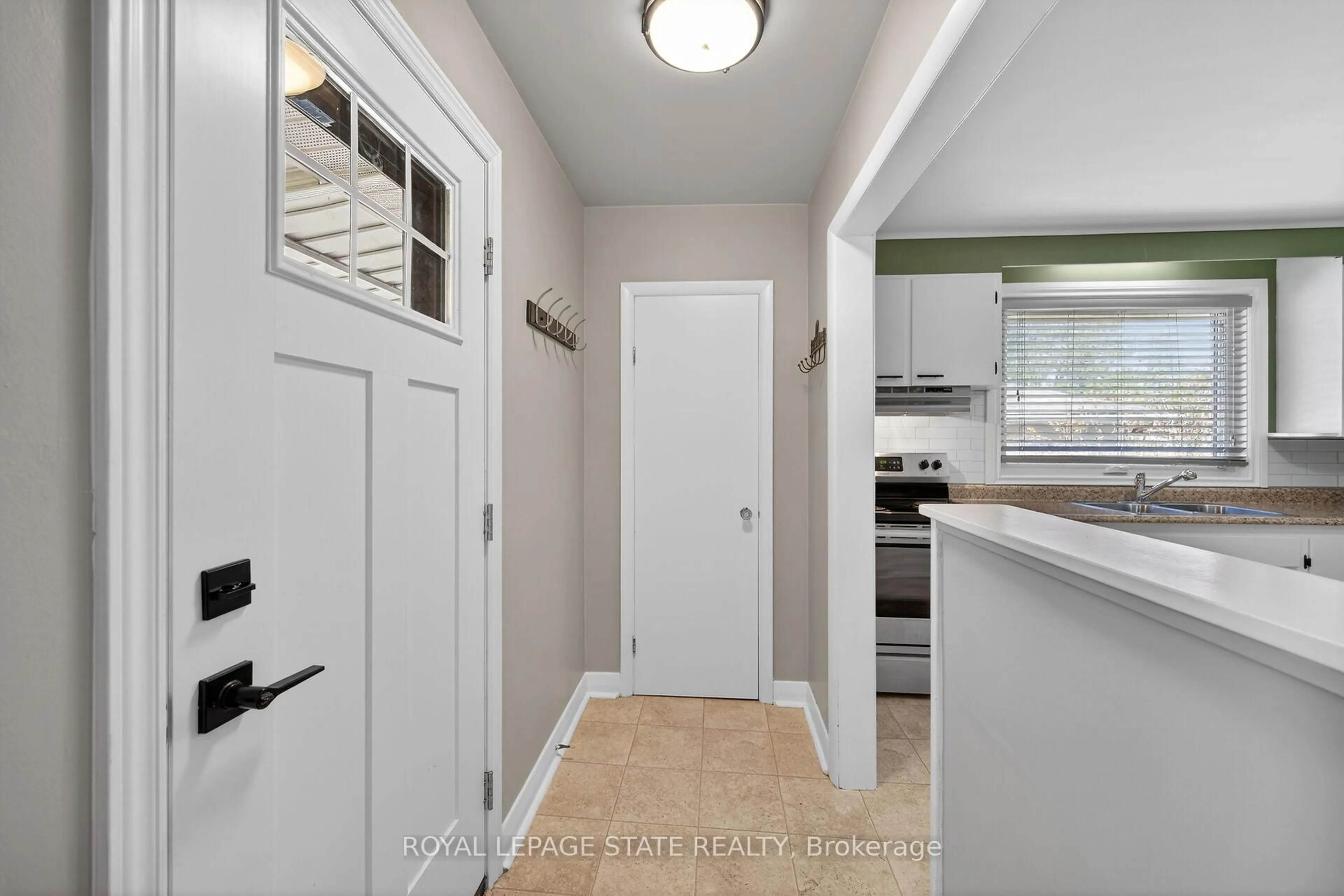 Unknown for 365 East 18th St, Hamilton Ontario L9A 4P7