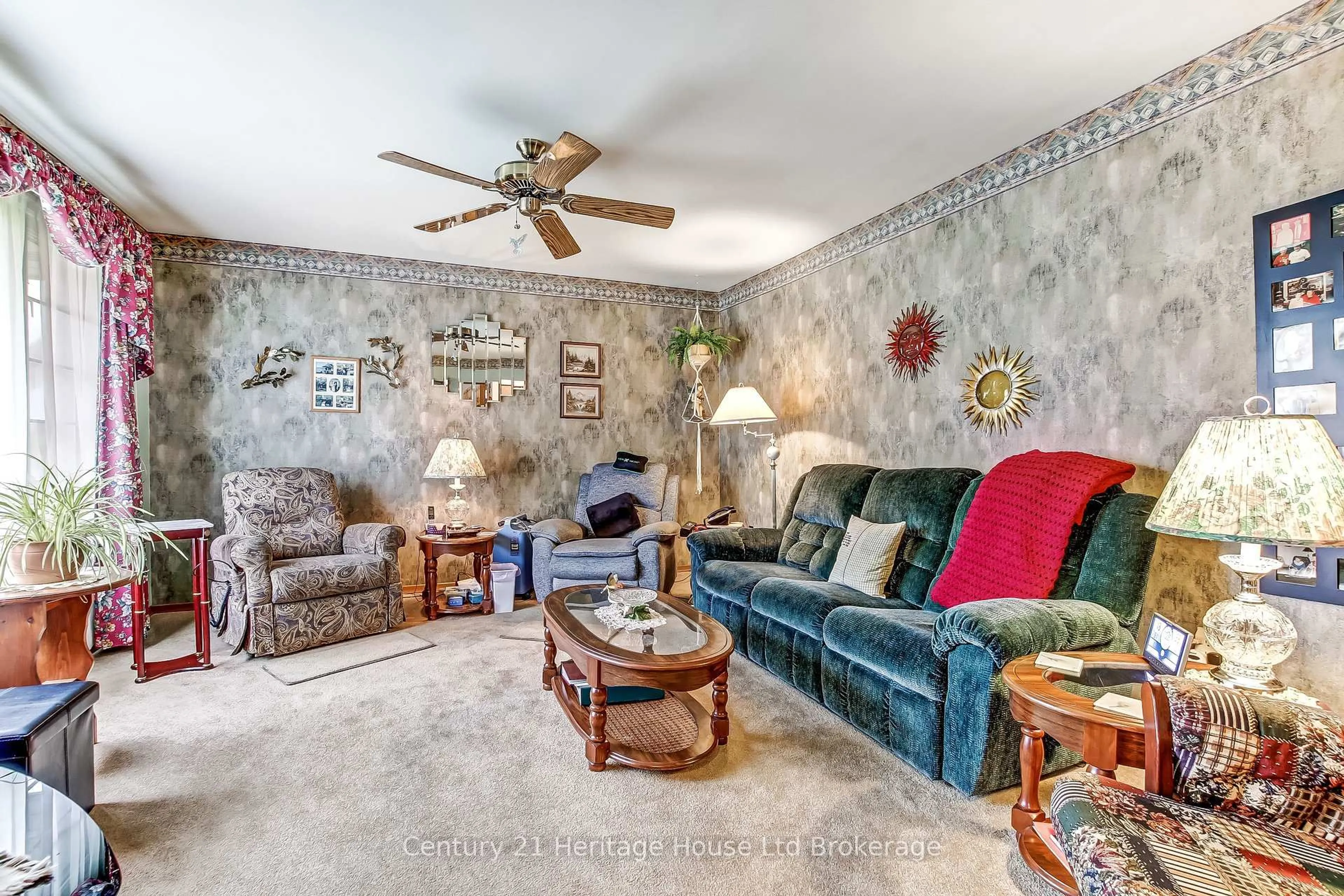 Living room with furniture, unknown for 372 Odlum Dr, Woodstock Ontario N4S 3S2