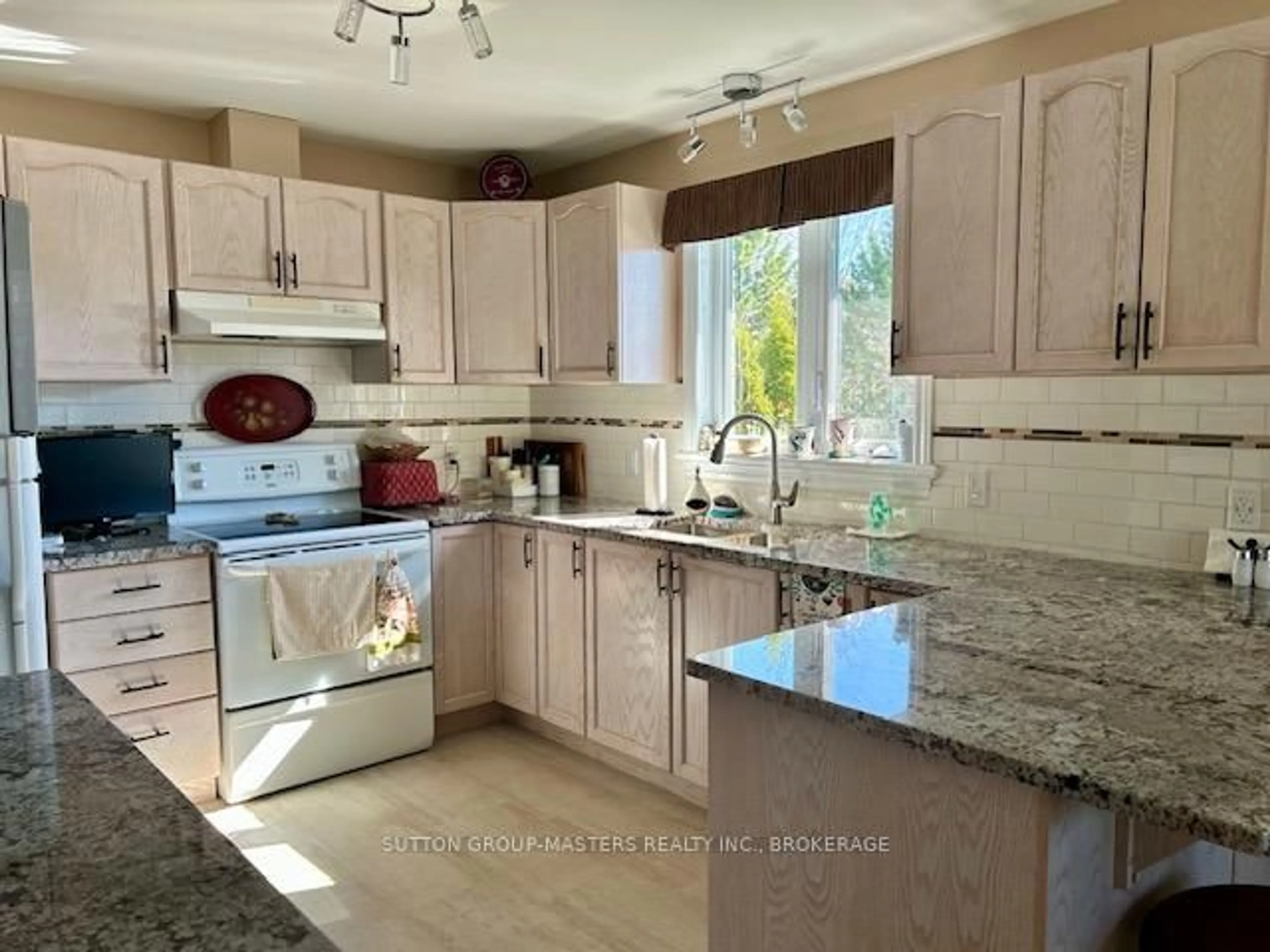 Open concept kitchen, ceramic/tile floor for 152 Ellesmeer Ave, Kingston Ontario K7P 3H6