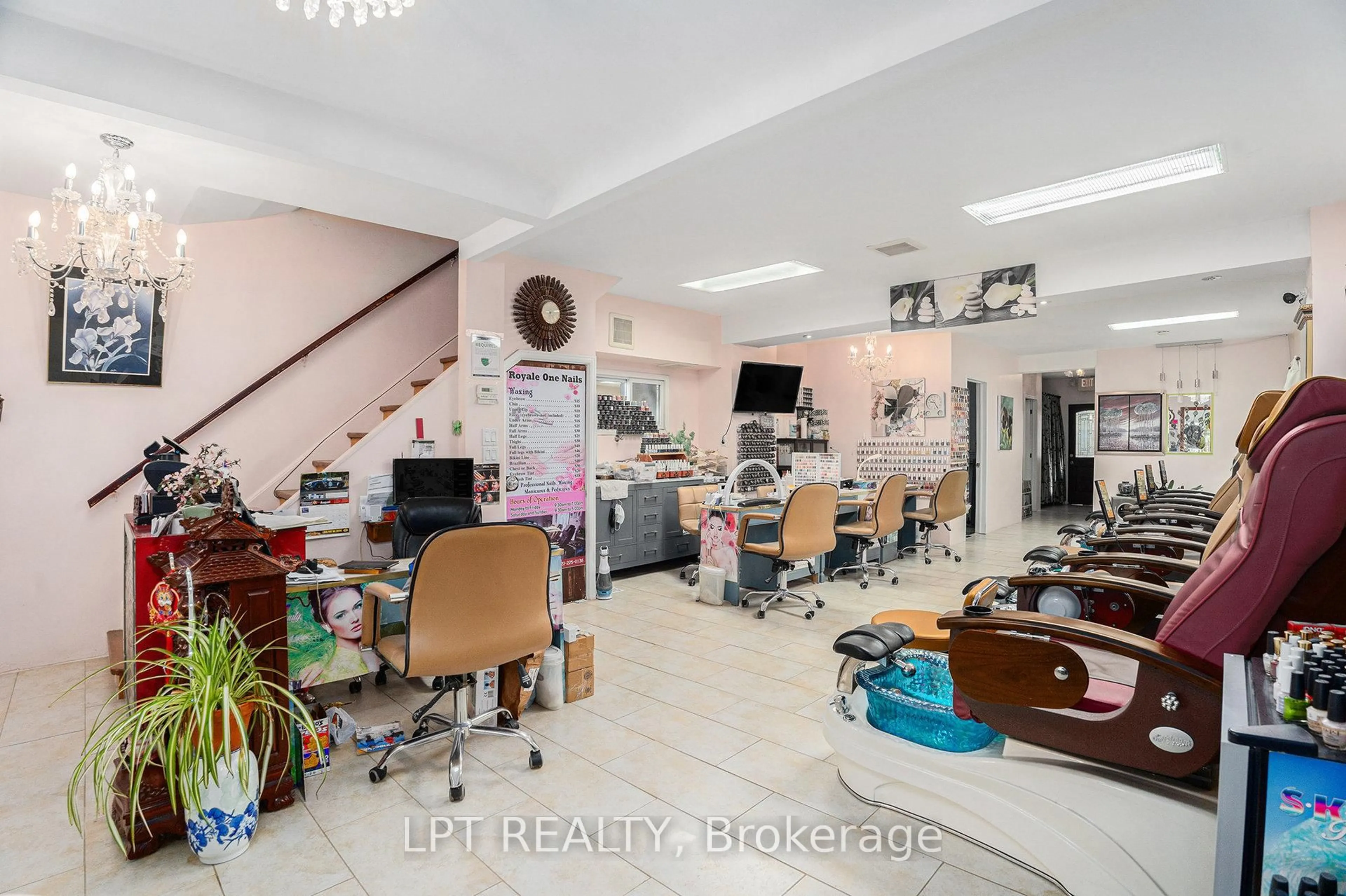 Unknown for 257 Parkdale Ave, Ottawa Ontario K1Y 1G1