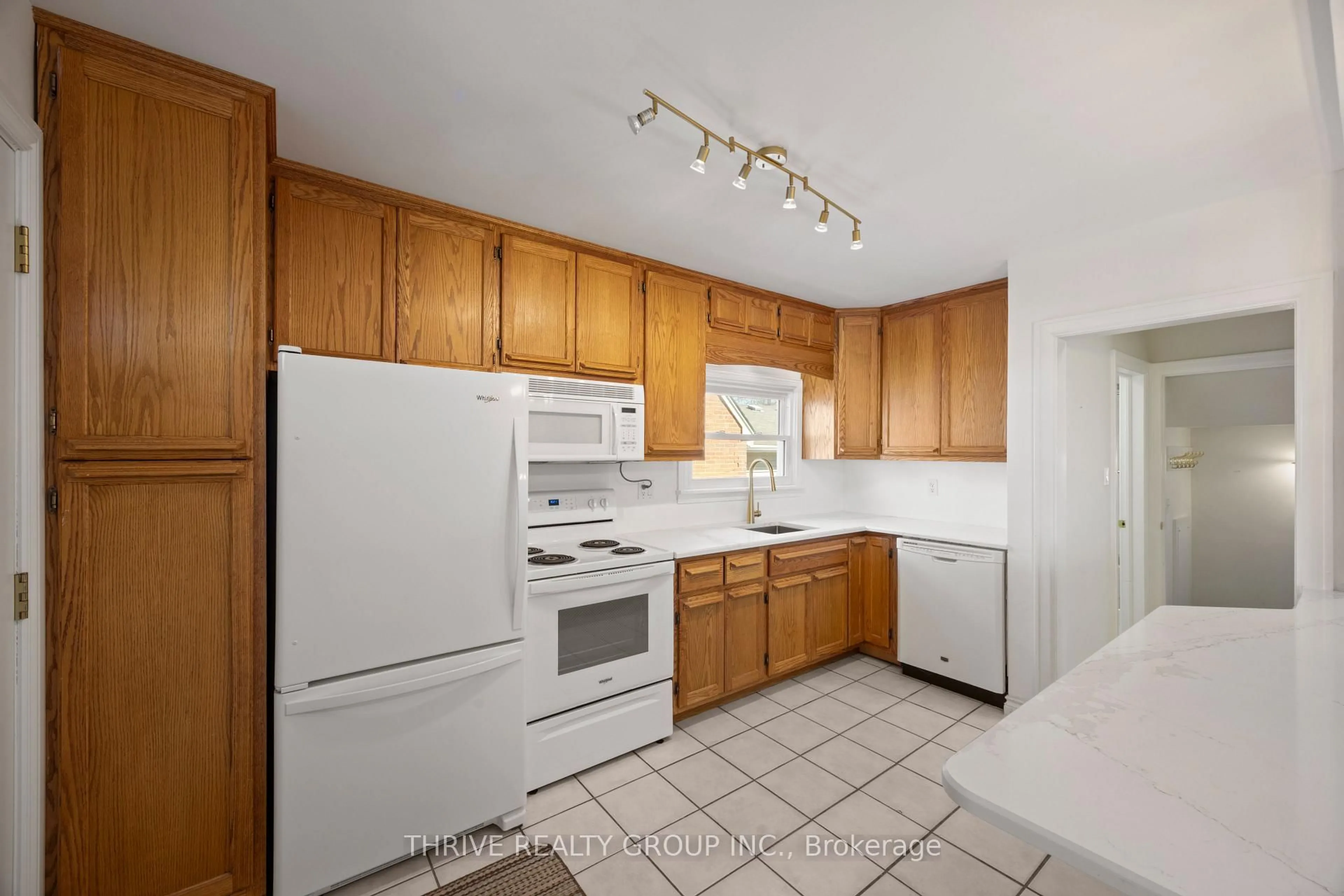 Standard kitchen, unknown for 166 Ashland Ave, London East Ontario N5W 4C9