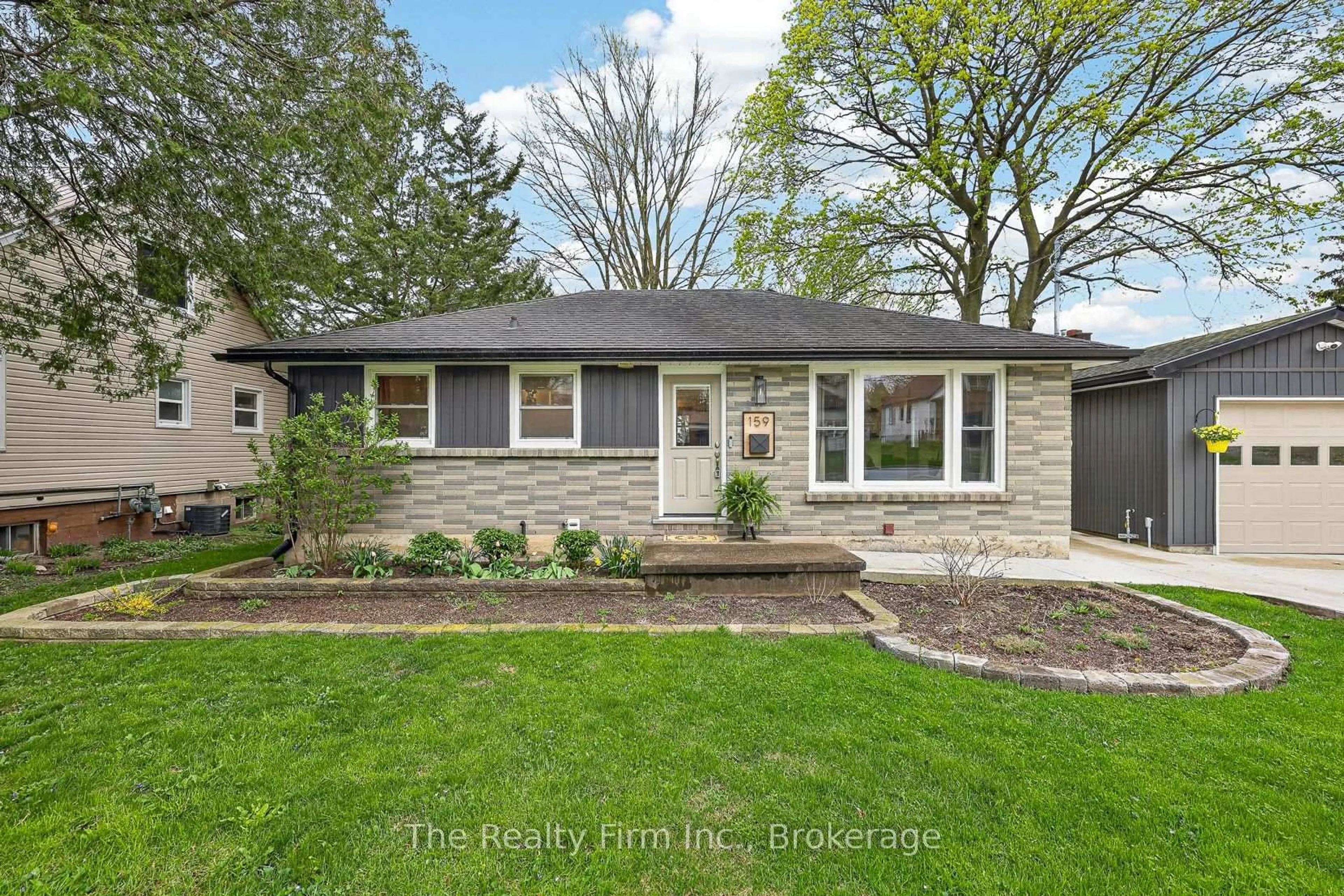 Home with vinyl exterior material, street for 159 Innes St, Ingersoll Ontario N5C 2R7