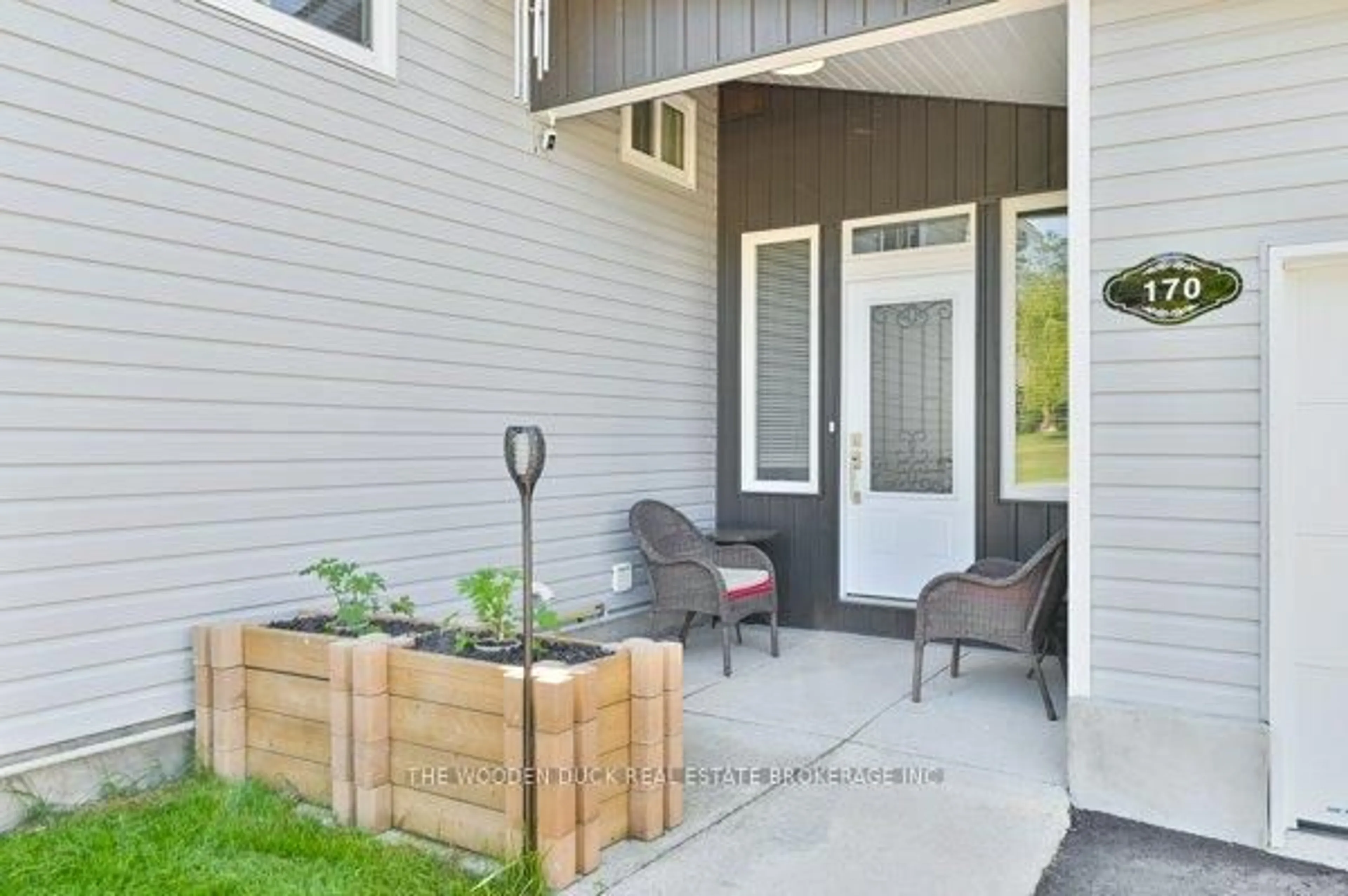 Patio, street for 170 Durham St, Madoc Ontario K0K 2K0