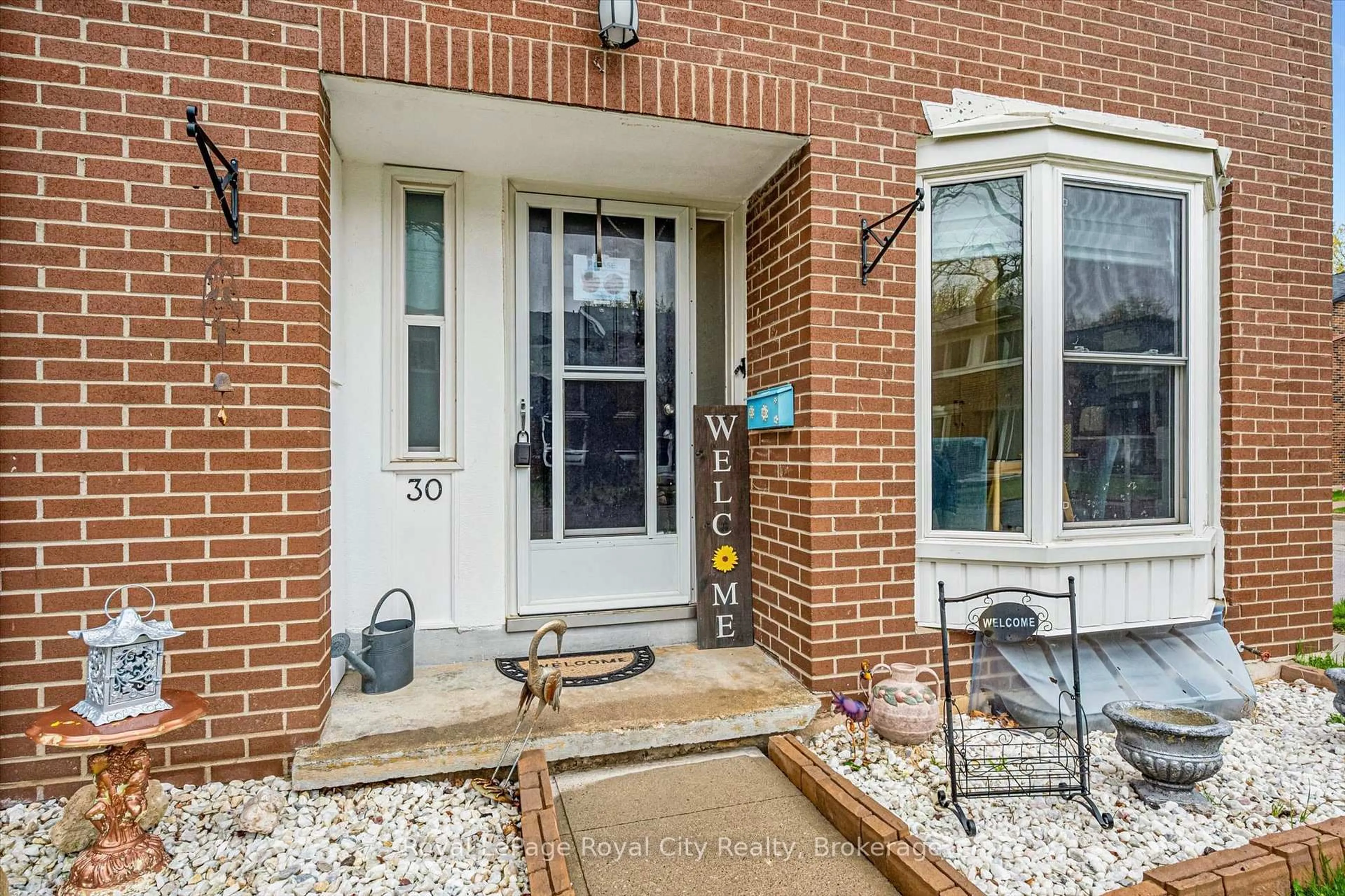 Unknown for 121 Bagot St #30, Guelph Ontario N1H 5T8