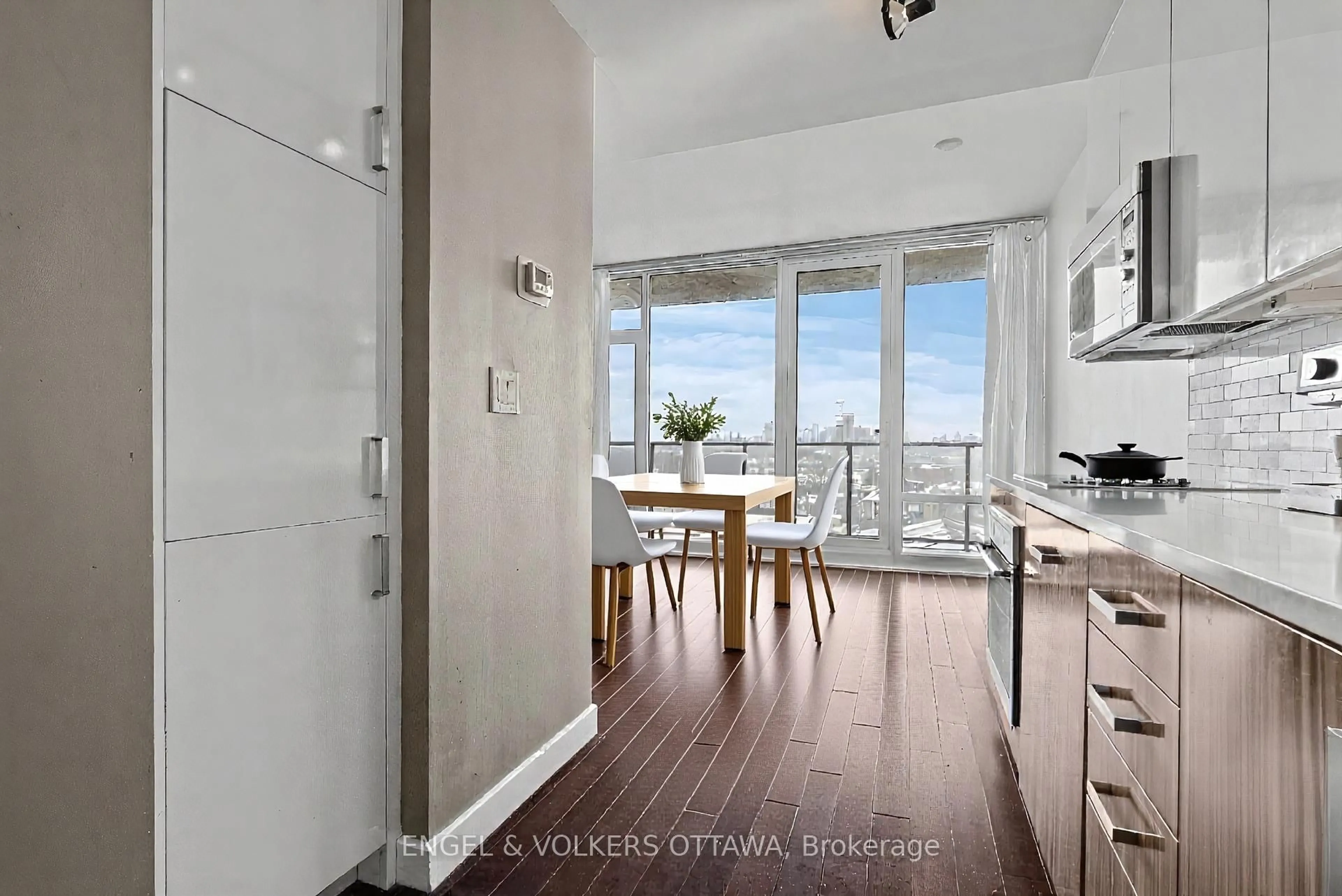 Open concept kitchen, unknown for 201 Parkdale Ave #807, Ottawa Ontario K1Y 1E8