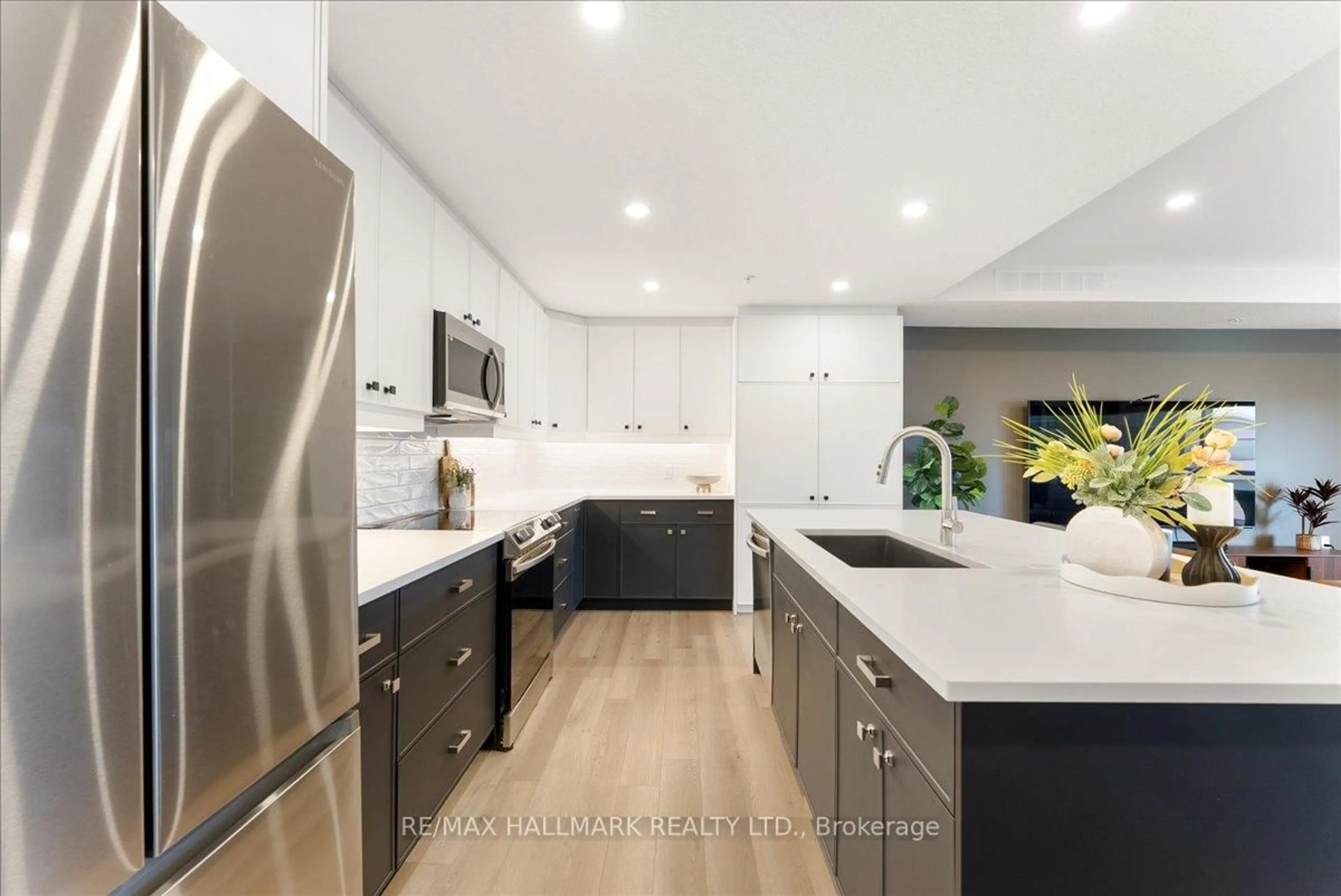 Contemporary kitchen, unknown for 99B Farley Rd #412, Centre Wellington Ontario N1M 0K5