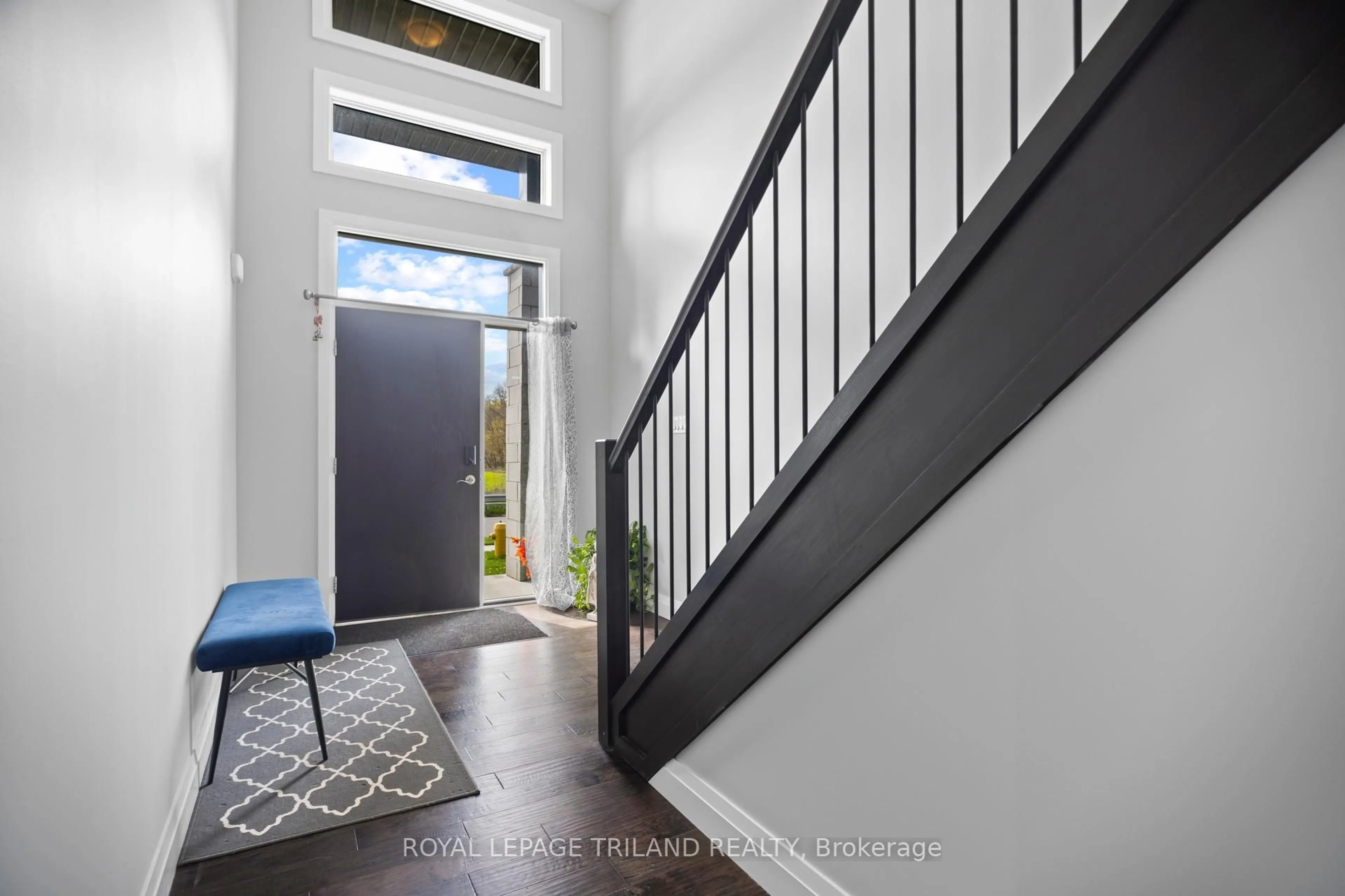 Indoor entryway for 2382 Wickerson Rd, London South Ontario N6K 4R6