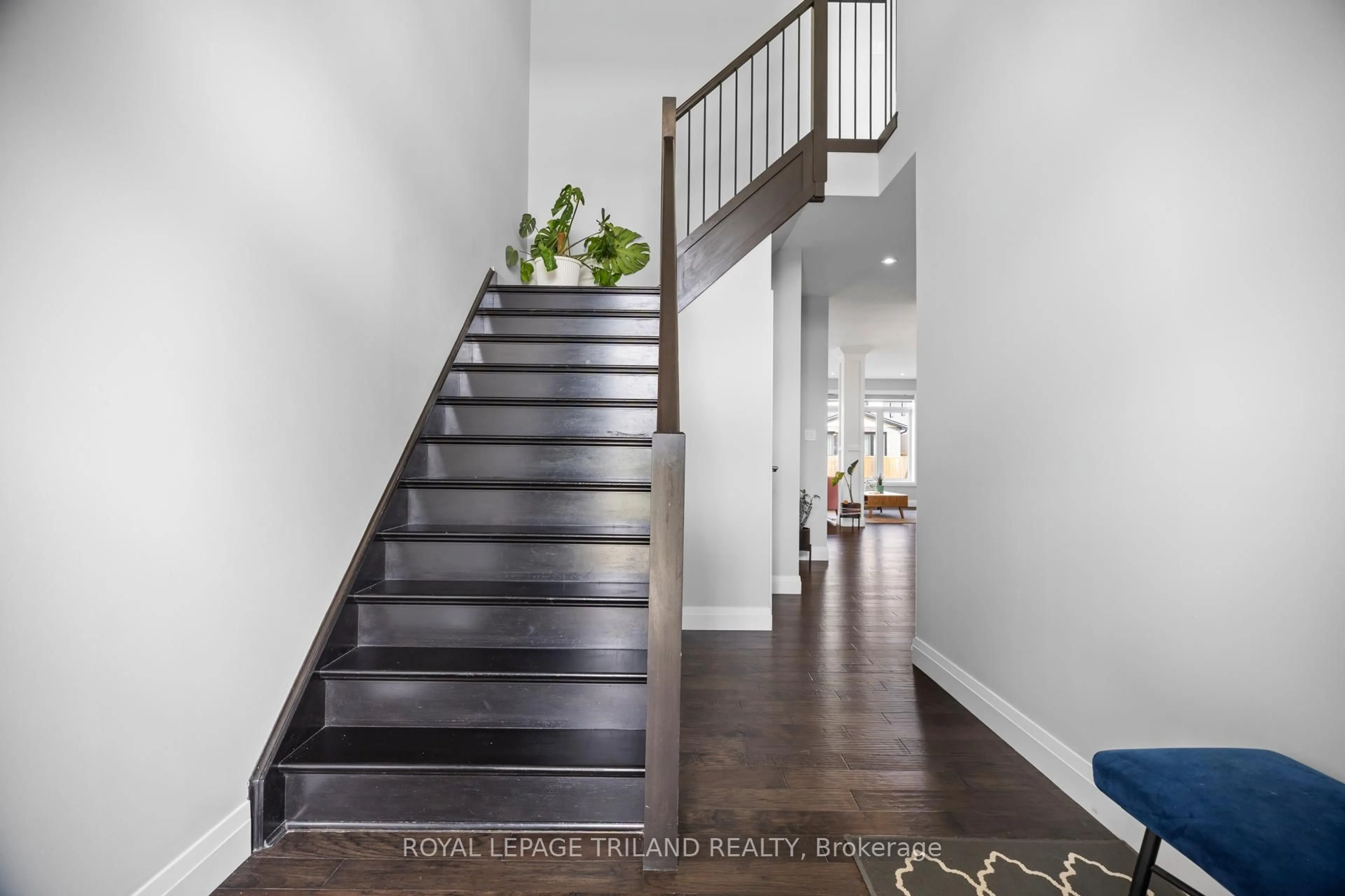 Stairs for 2382 Wickerson Rd, London South Ontario N6K 4R6