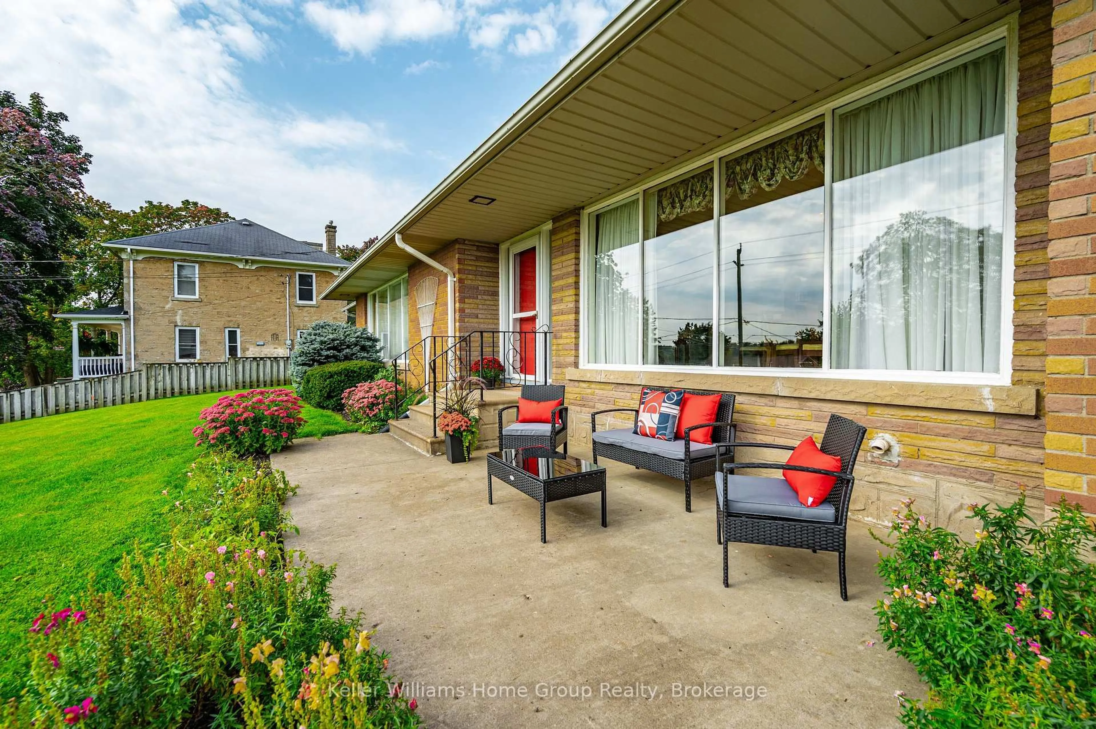 Patio, street for 379 St Patrick St, Centre Wellington Ontario N1M 1L8