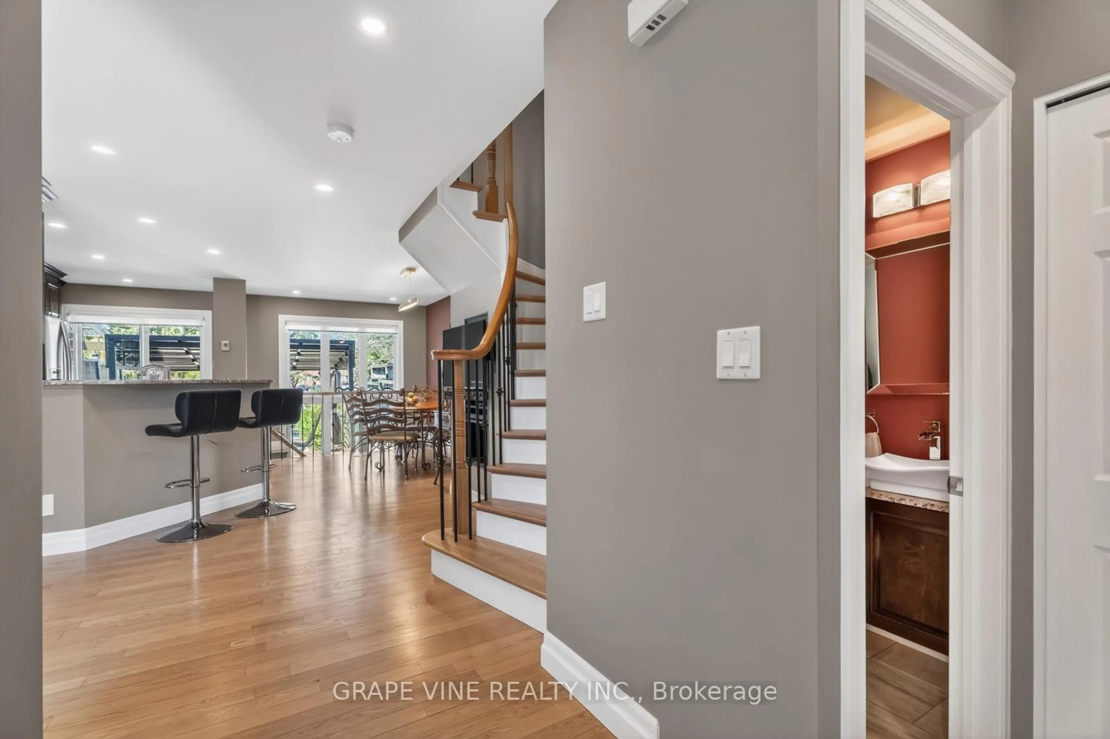 Unknown for 142 College Circ, Ottawa Ontario K1K 4S1
