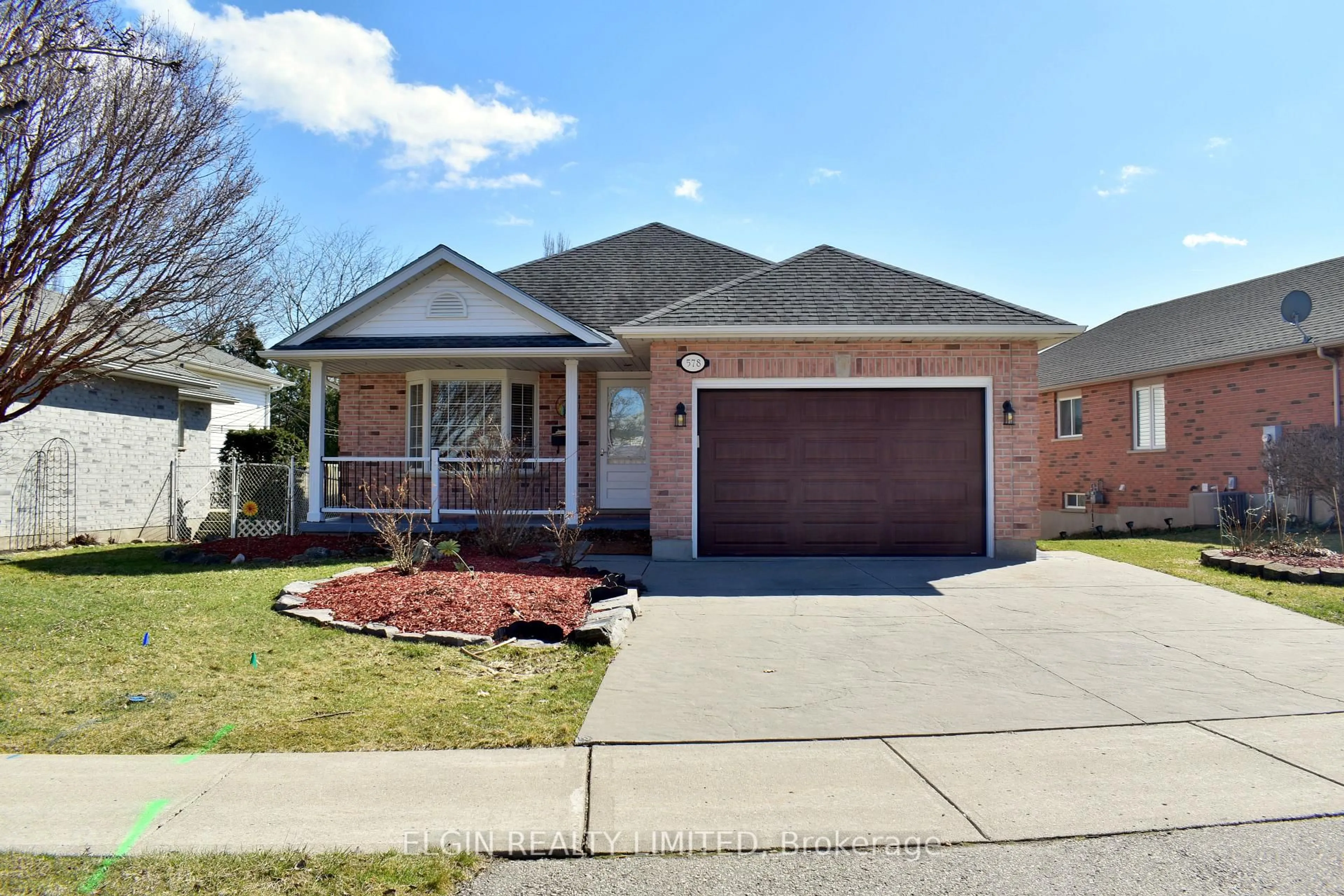 Home with brick exterior material, street for 578 Wellington St, St. Thomas Ontario N5R 6E1
