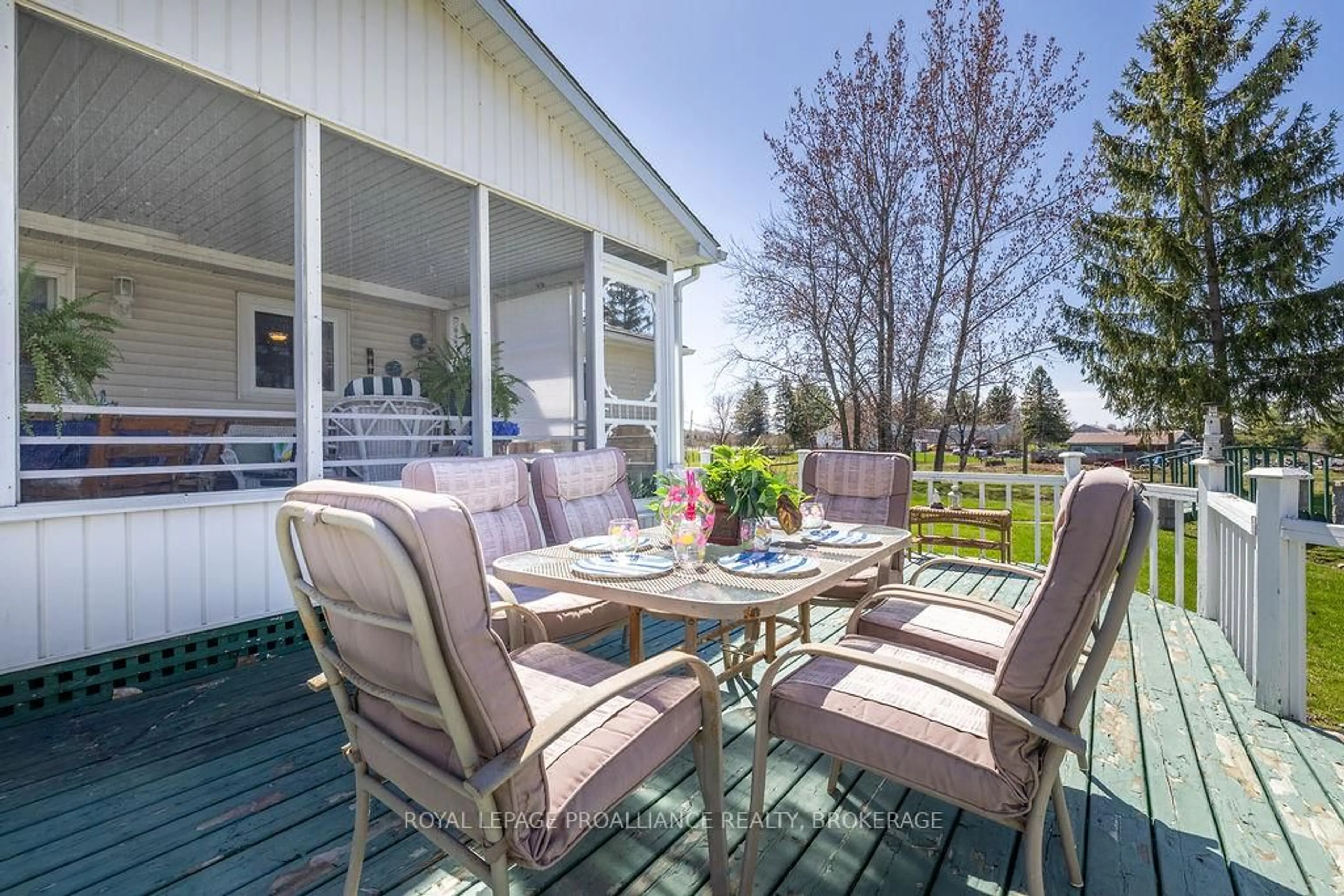 Patio, water/lake/river/ocean view for 2854 Highway 15, Kingston Ontario K7L 4V3