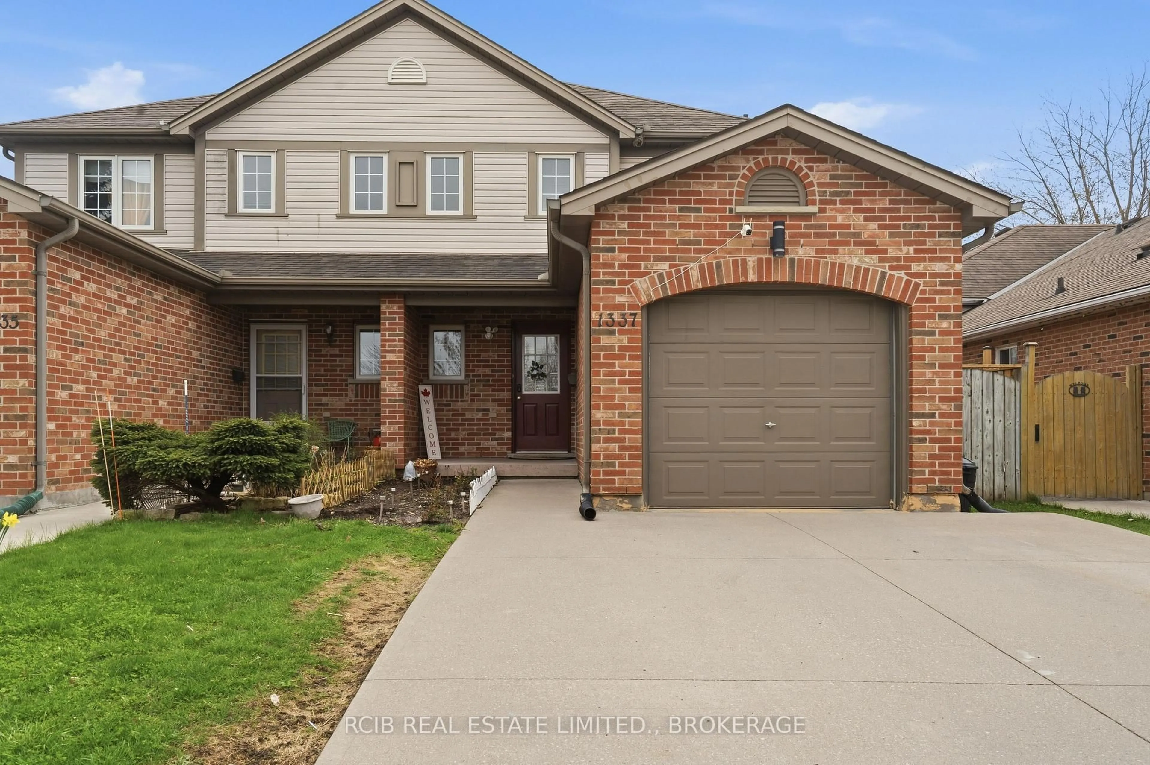 Home with brick exterior material, street for 1337 Reardon Blvd, London South Ontario N6M 1B4