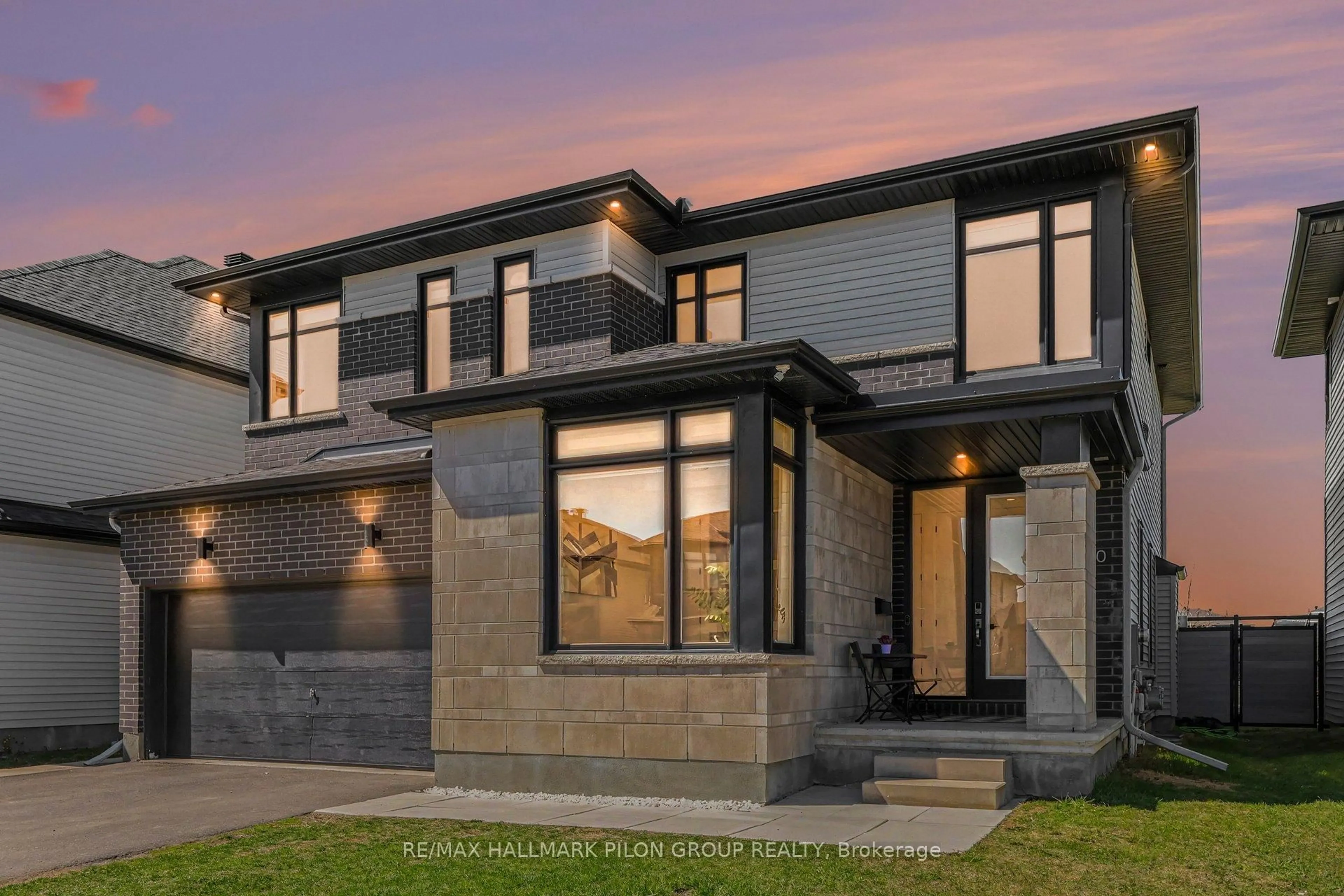 Home with brick exterior material, street for 320 Cornice St, Ottawa Ontario K1W 0P8