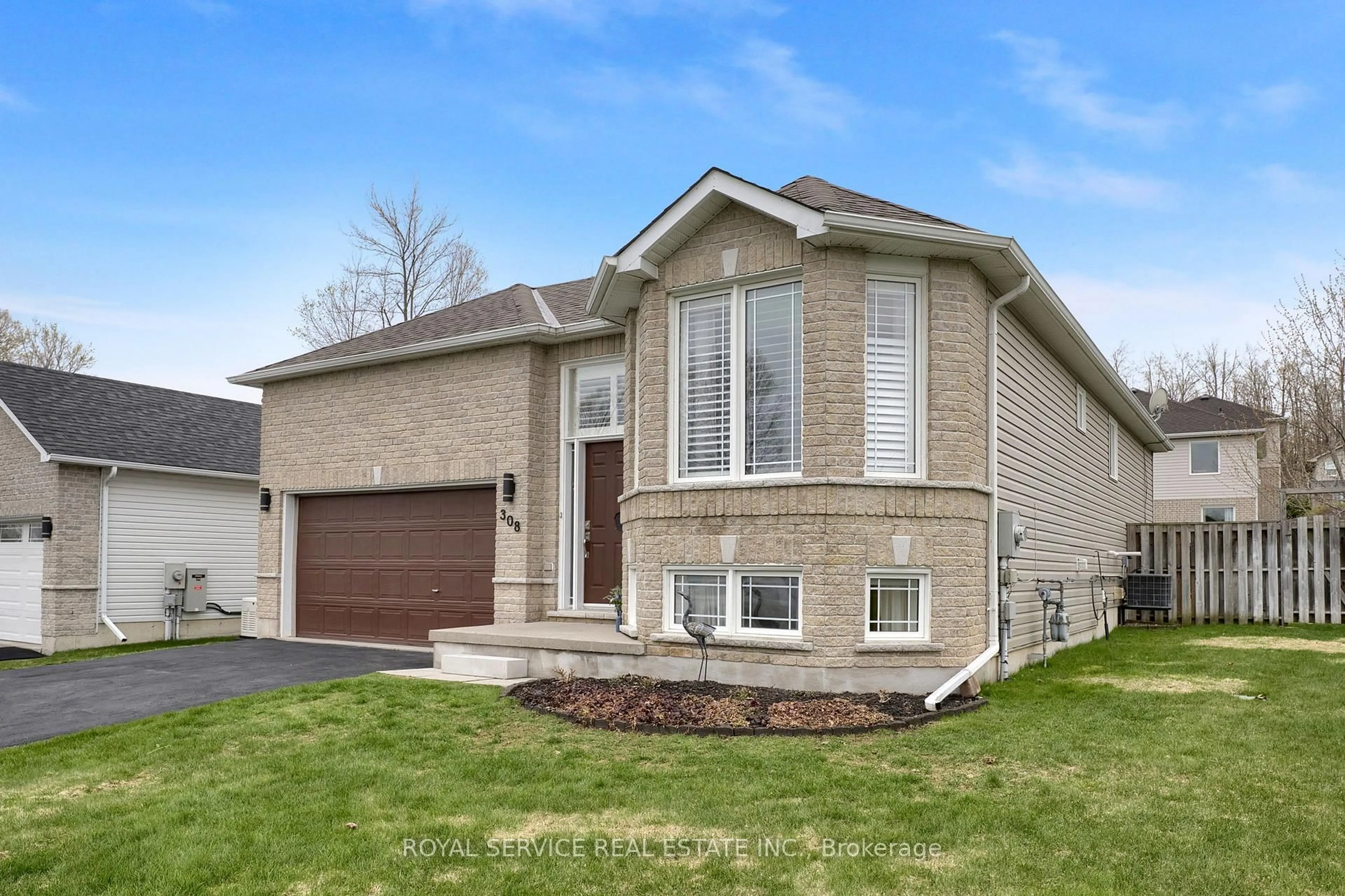 Home with brick exterior material, street for 308 Woodward Ave, Selwyn Ontario K9L 1K3