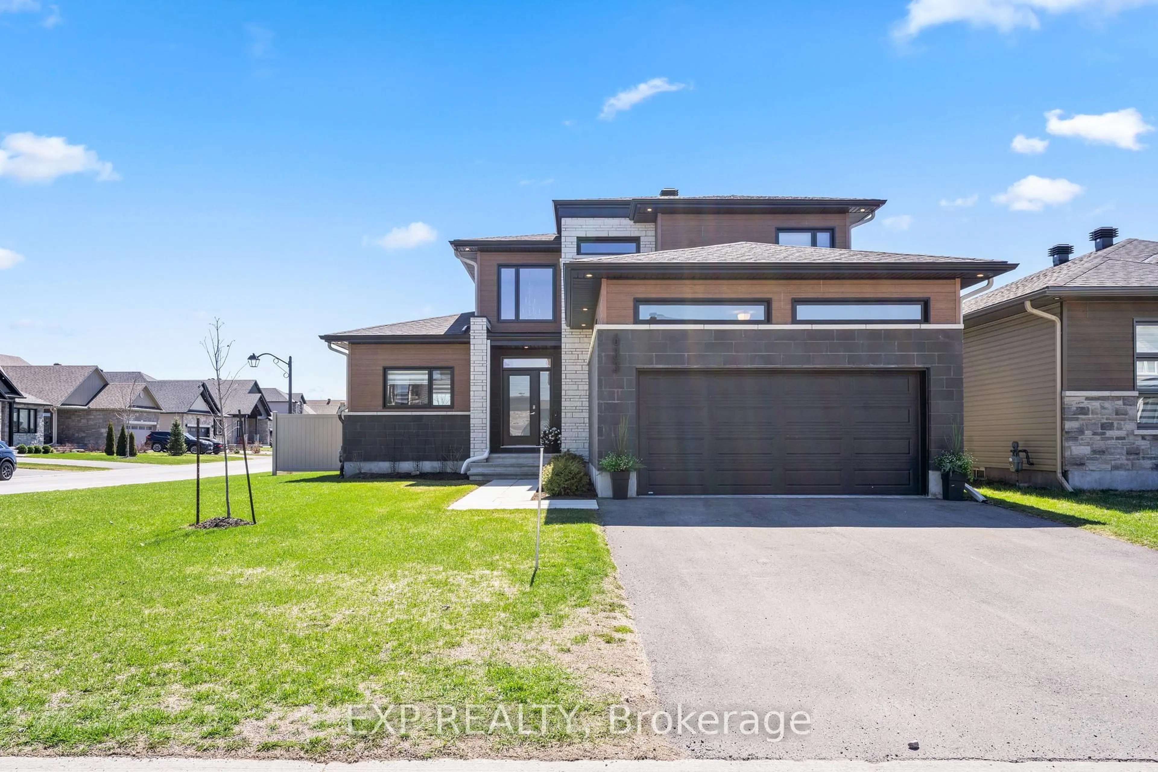 Home with brick exterior material, street for 633 Cobalt St, Clarence-Rockland Ontario K4K 0L7