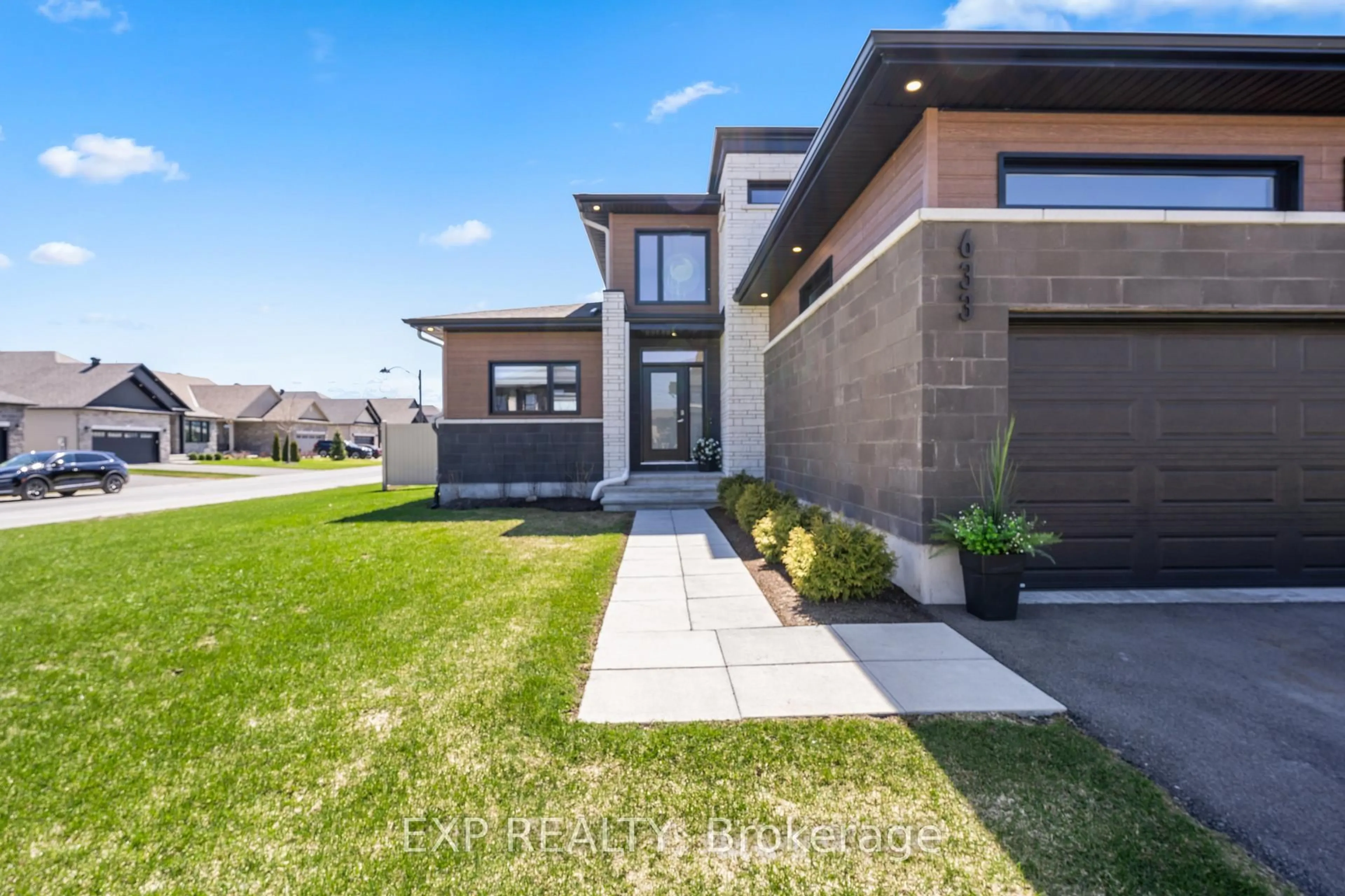 Home with brick exterior material, street for 633 Cobalt St, Clarence-Rockland Ontario K4K 0L7