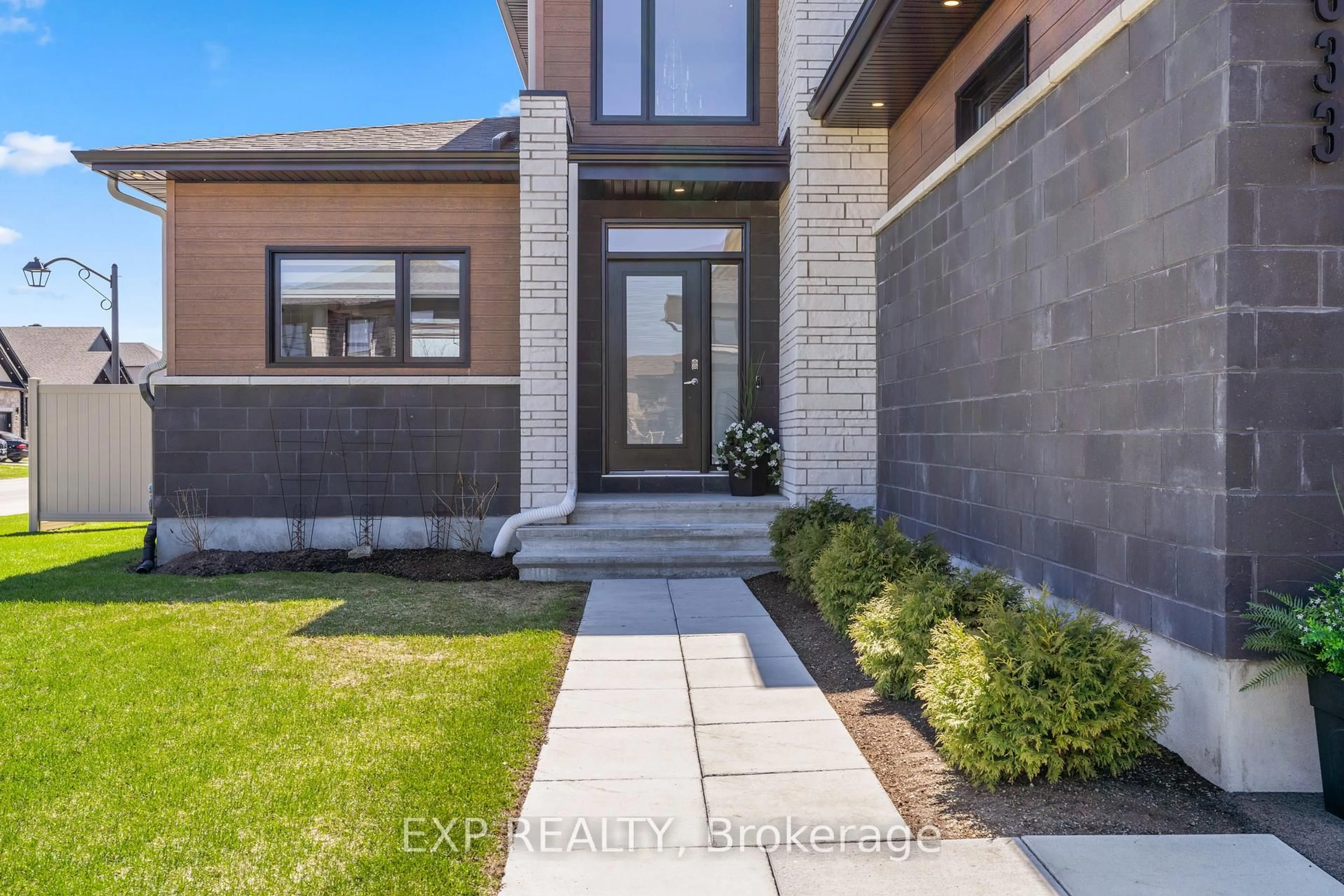 Home with brick exterior material, street for 633 Cobalt St, Clarence-Rockland Ontario K4K 0L7