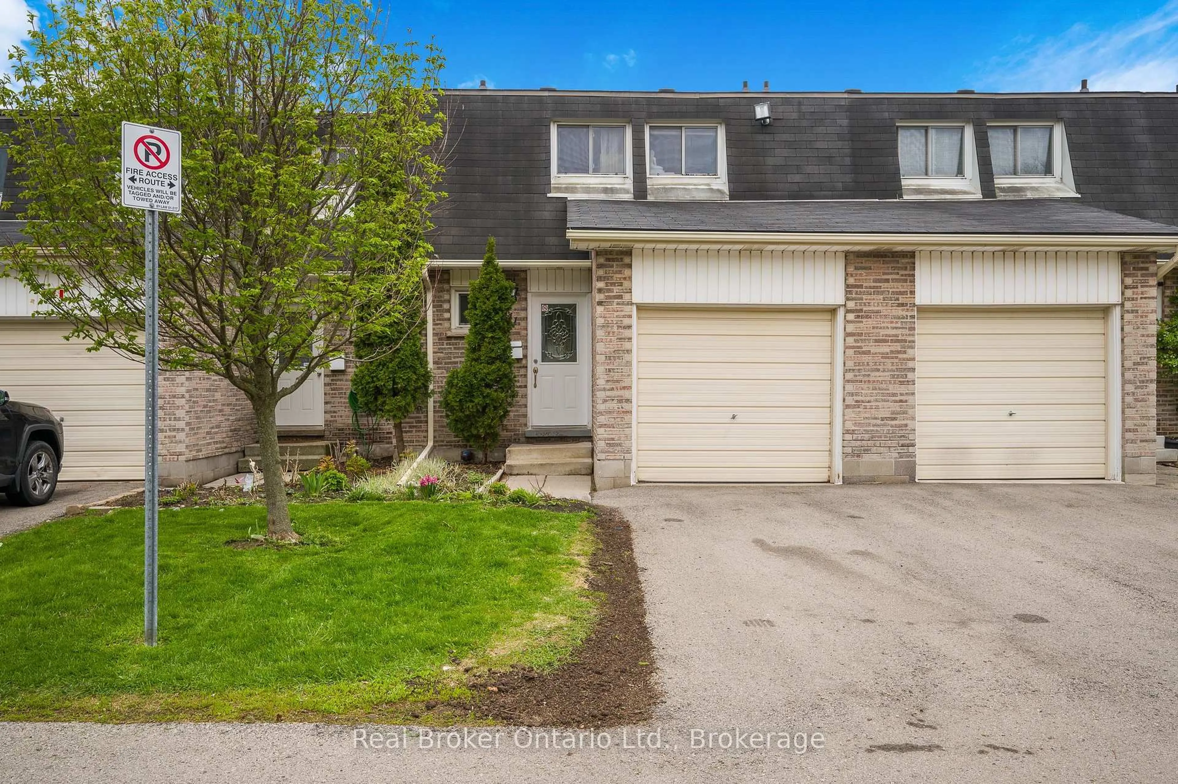 A pic from outside/outdoor area/front of a property/back of a property/a pic from drone, street for 1420 Garth St #41, Hamilton Ontario L9B 1R6