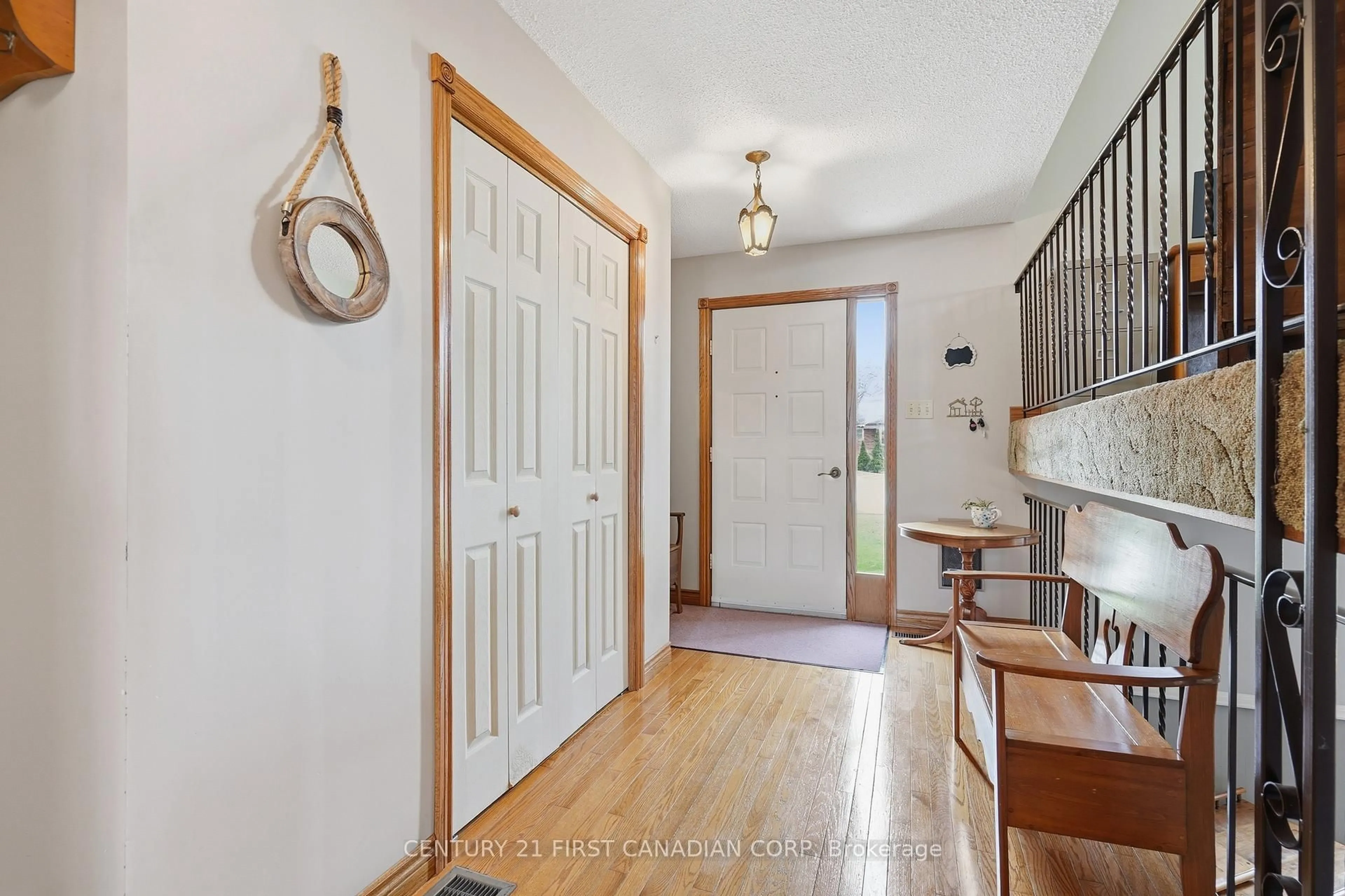 Indoor entryway for 289 Ridout St, West Elgin Ontario N0L 2C0