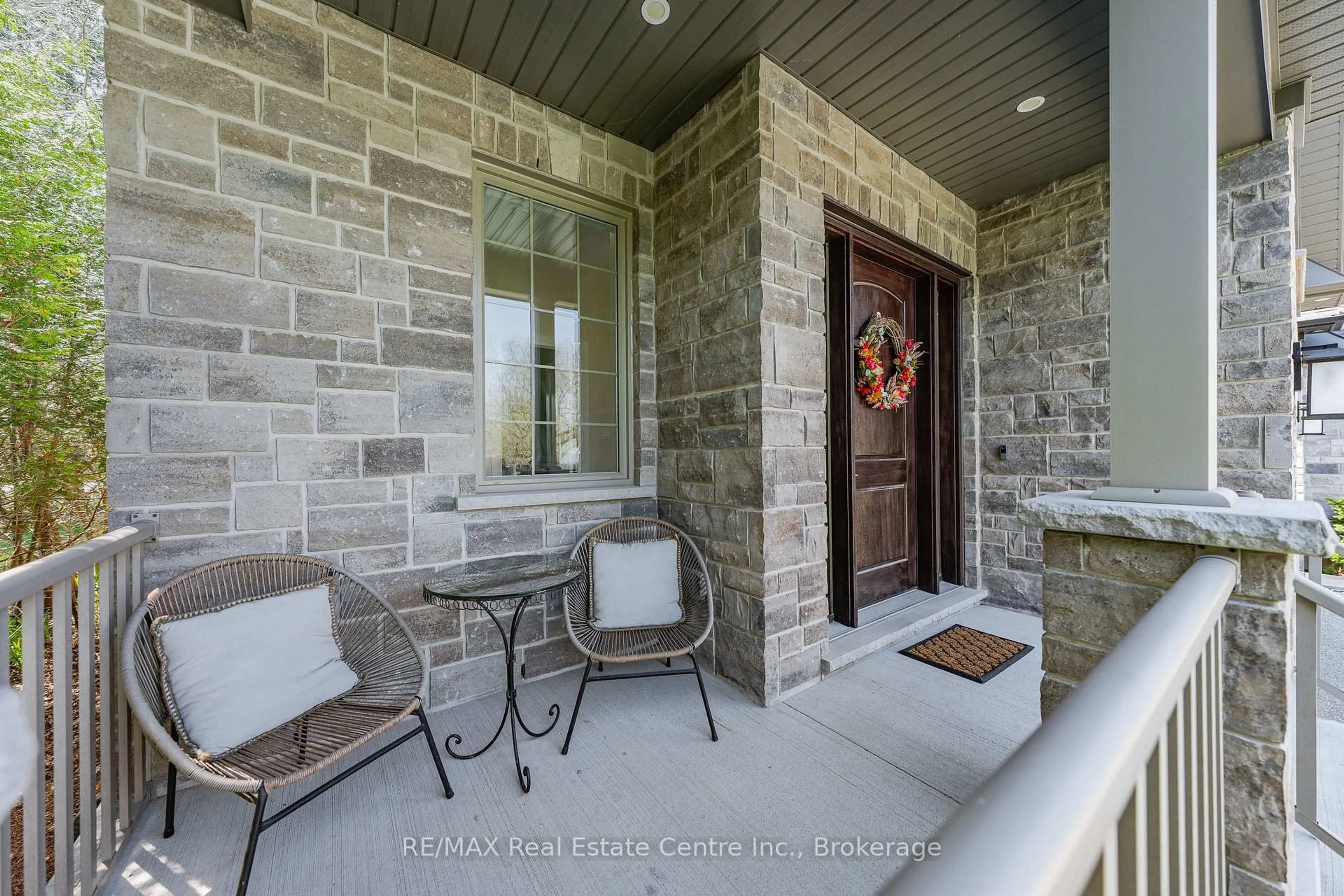 Patio, street for 25 Macville Ave, Kitchener Ontario N2K 1T2