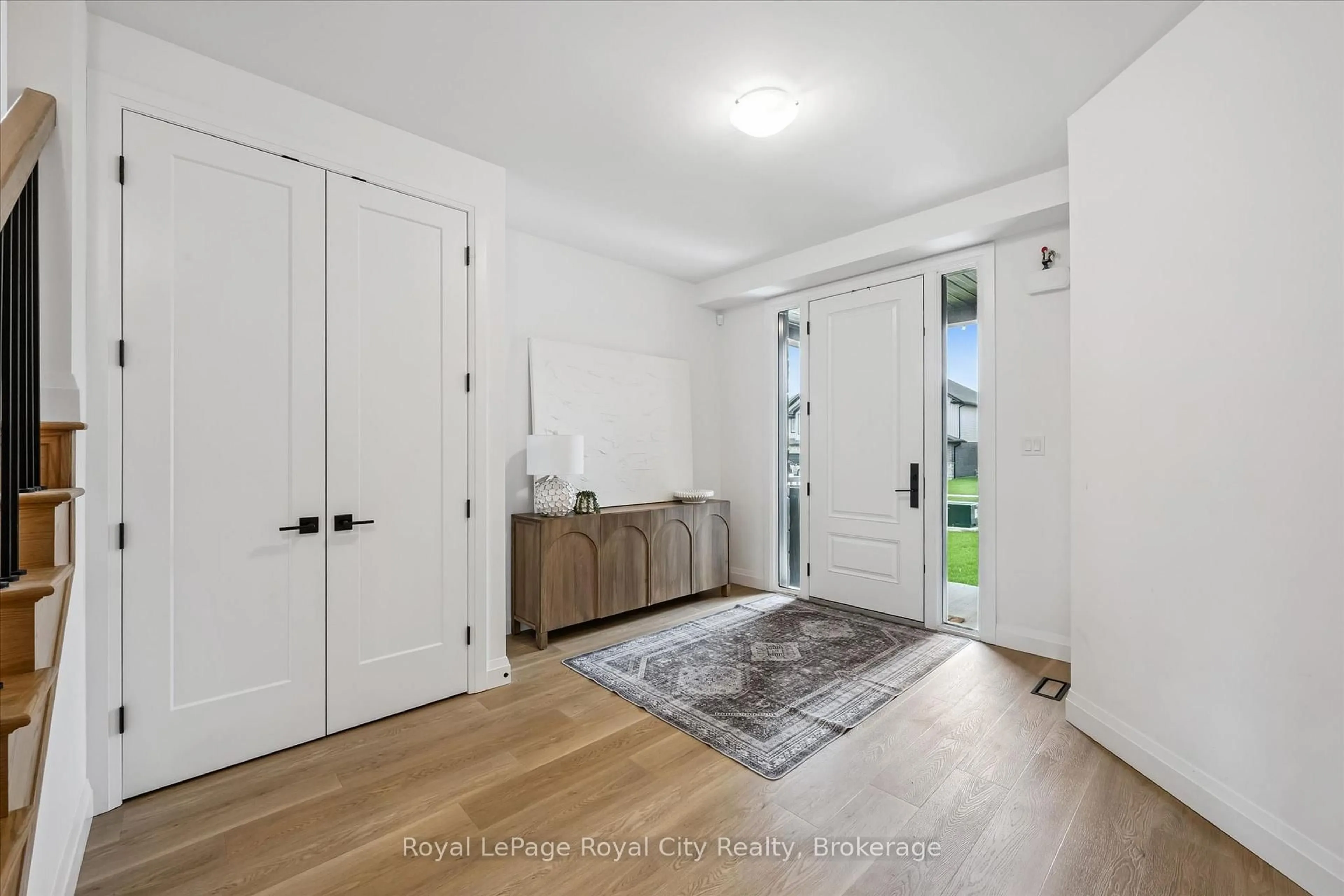 Indoor entryway for 203 Schmidt Dr, Wellington North Ontario N0G 1A0