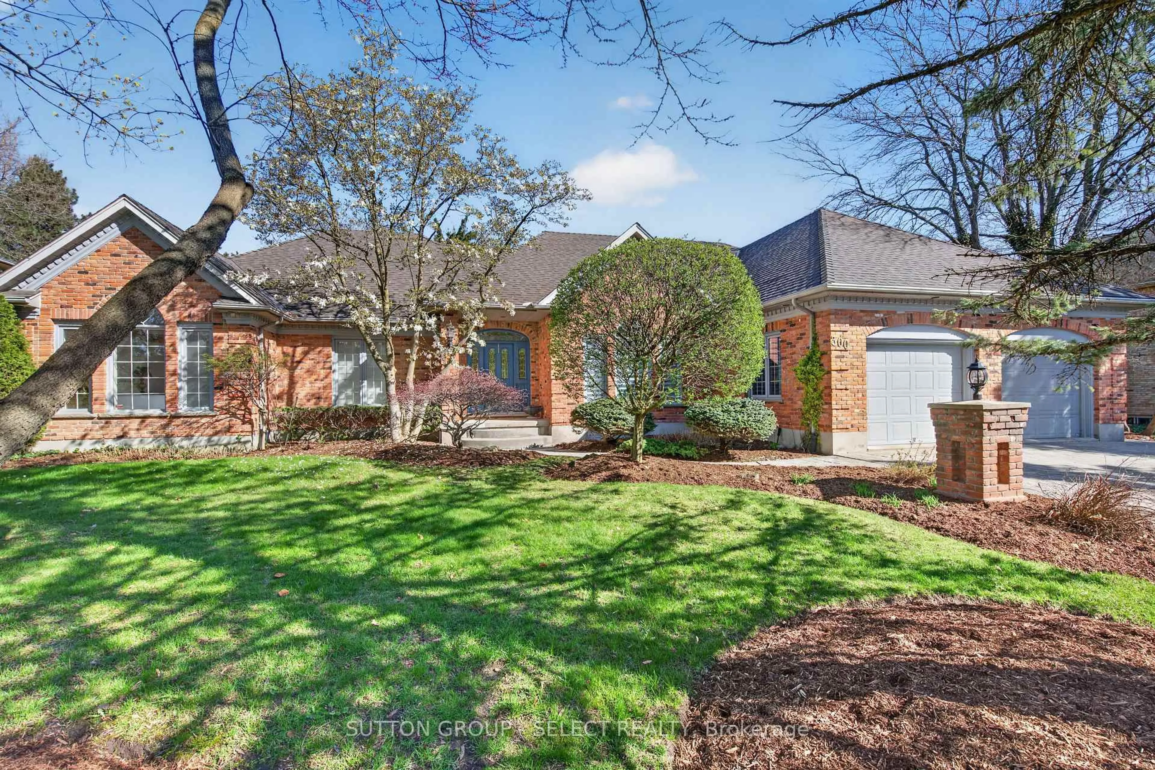 Unknown for 300 Windermere Crt, London North Ontario N6G 4J5