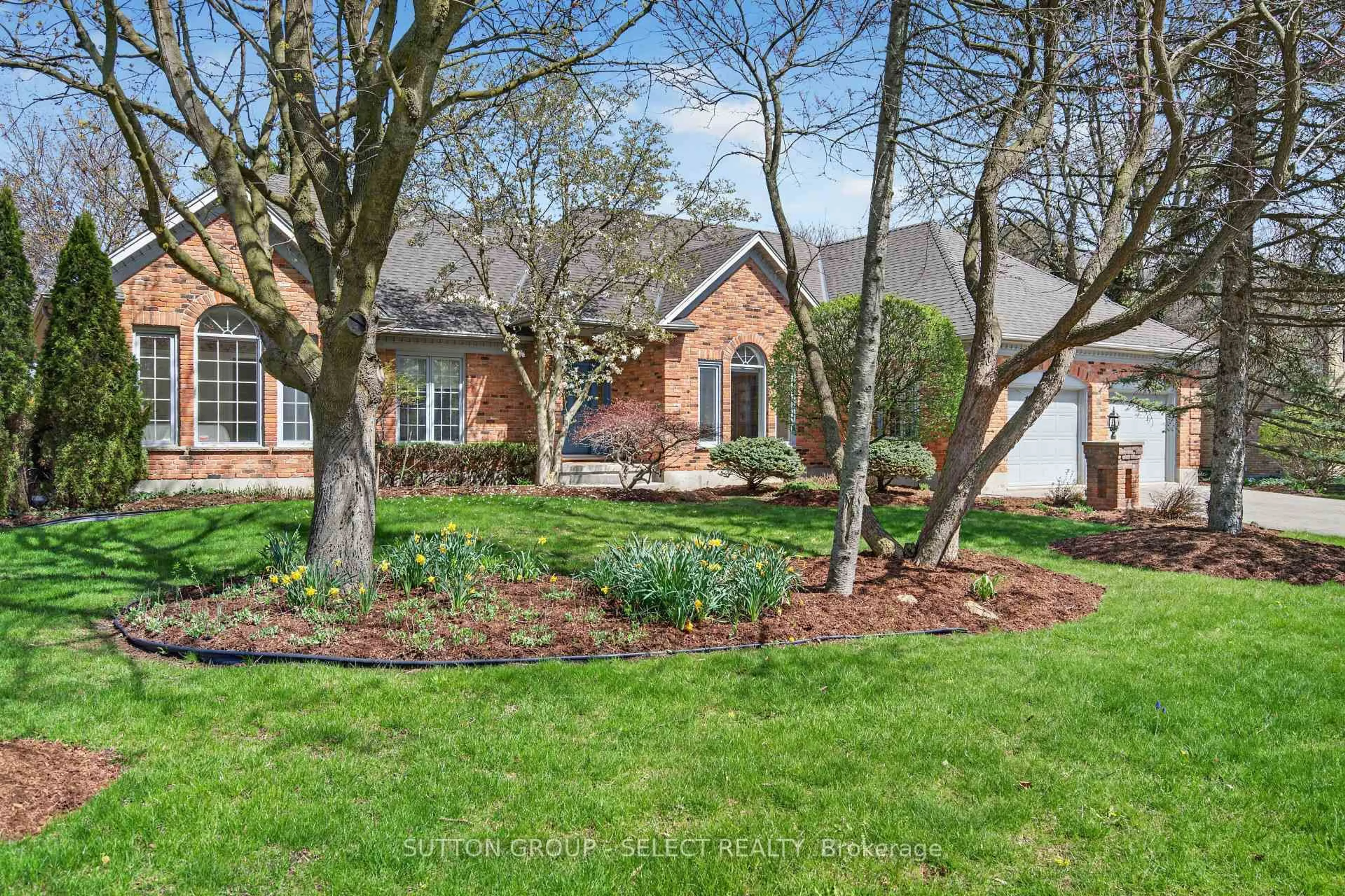 Home with brick exterior material, street for 300 Windermere Crt, London North Ontario N6G 4J5