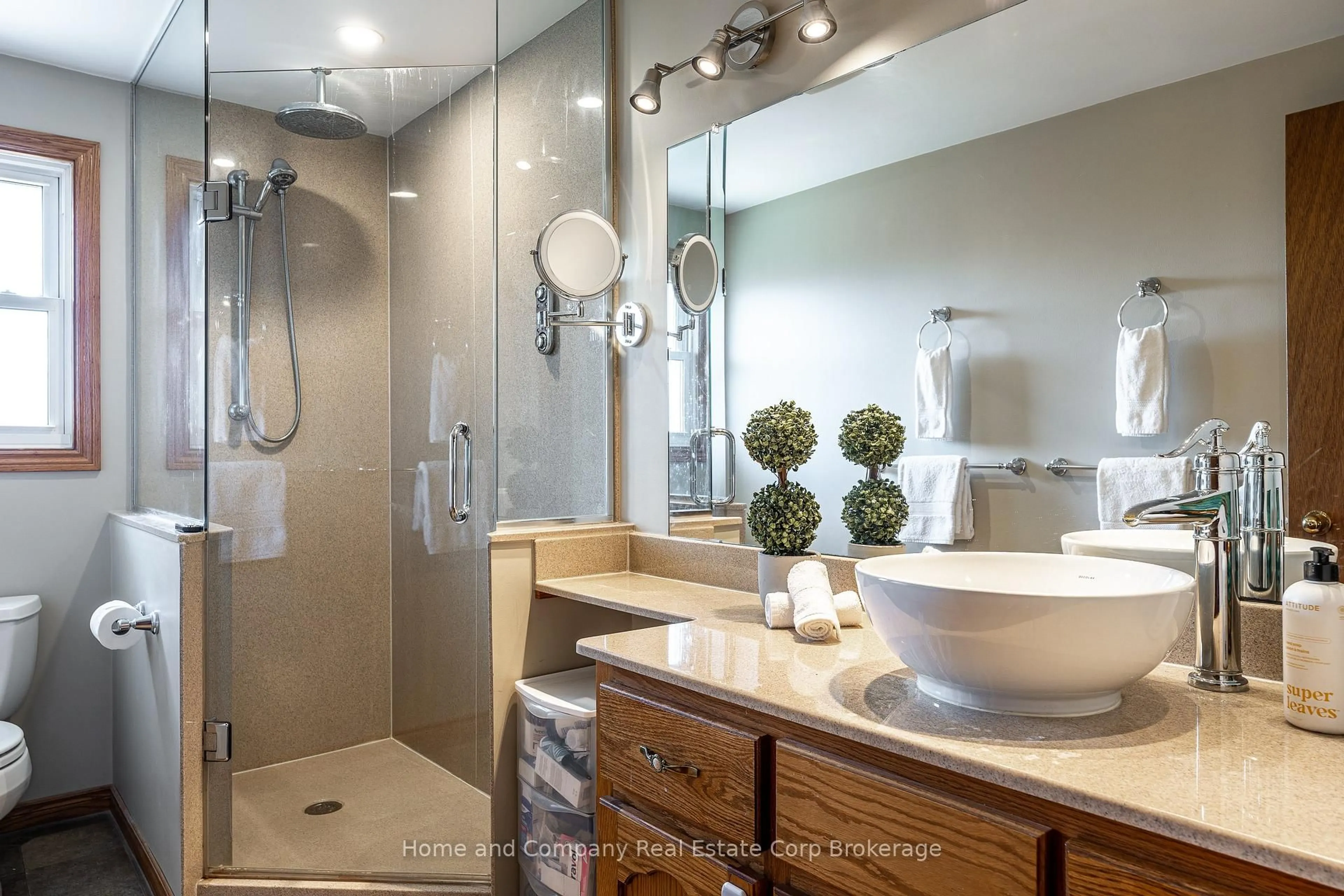 Contemporary bathroom, ceramic/tile floor for 43 Mcgregor St, Stratford Ontario N4Z 1G5