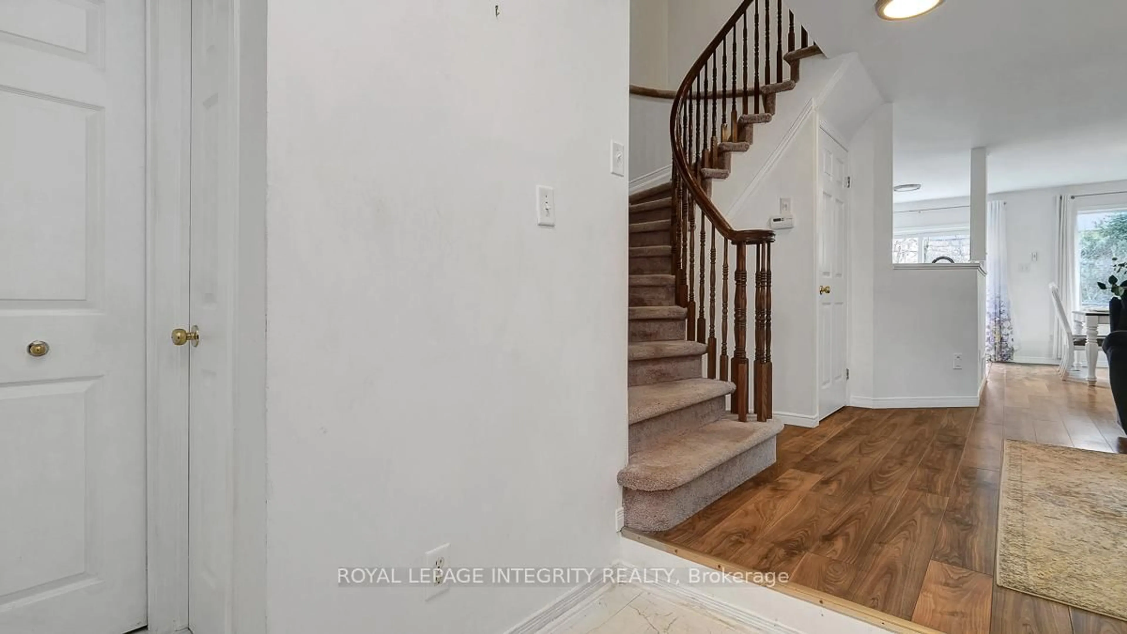 Stairs for 58 Edgeware Dr, Ottawa Ontario K2J 4X3